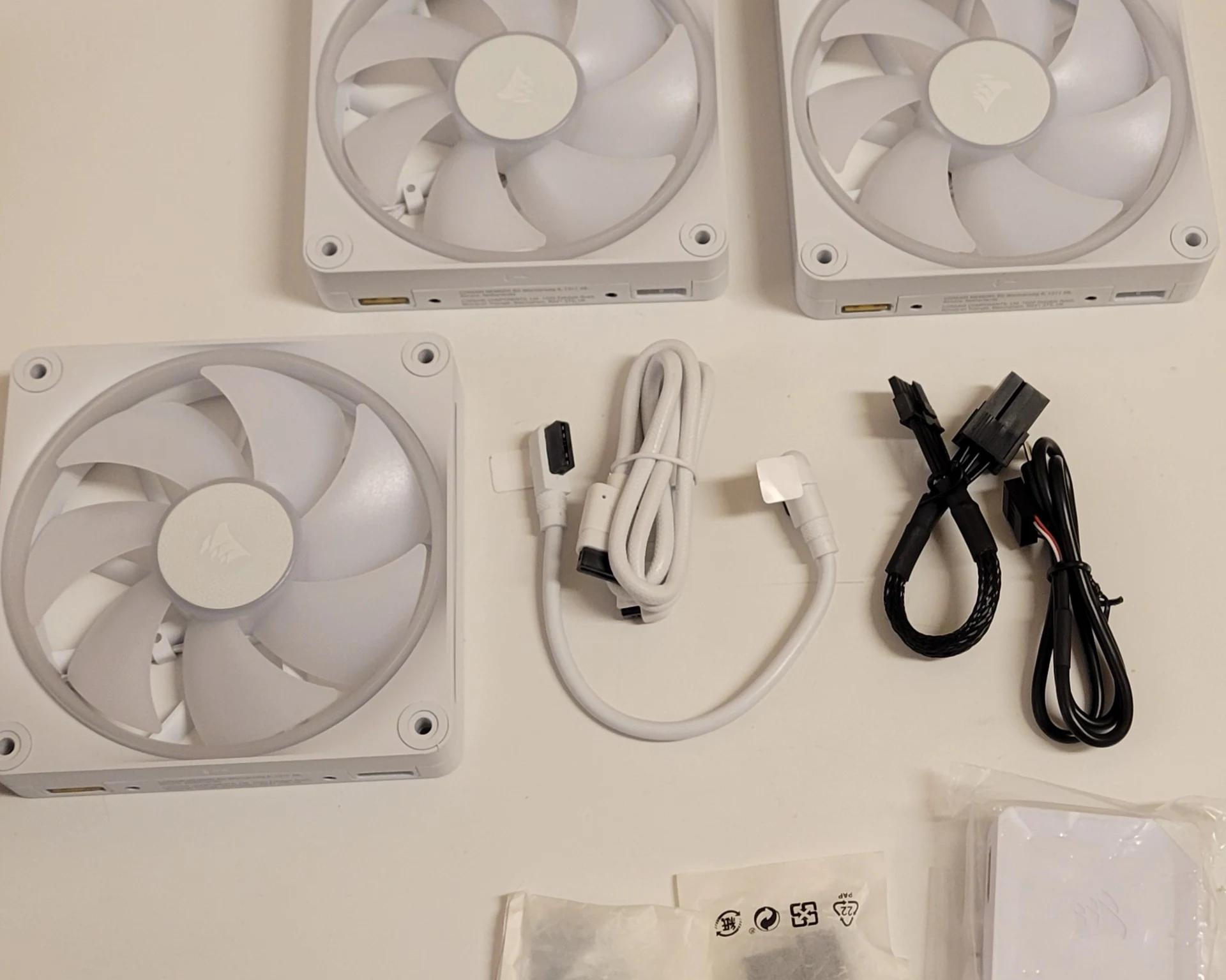 1 Set 3x Corsair LX120 RGB iCUE LINK Case Fans, 120mm, White