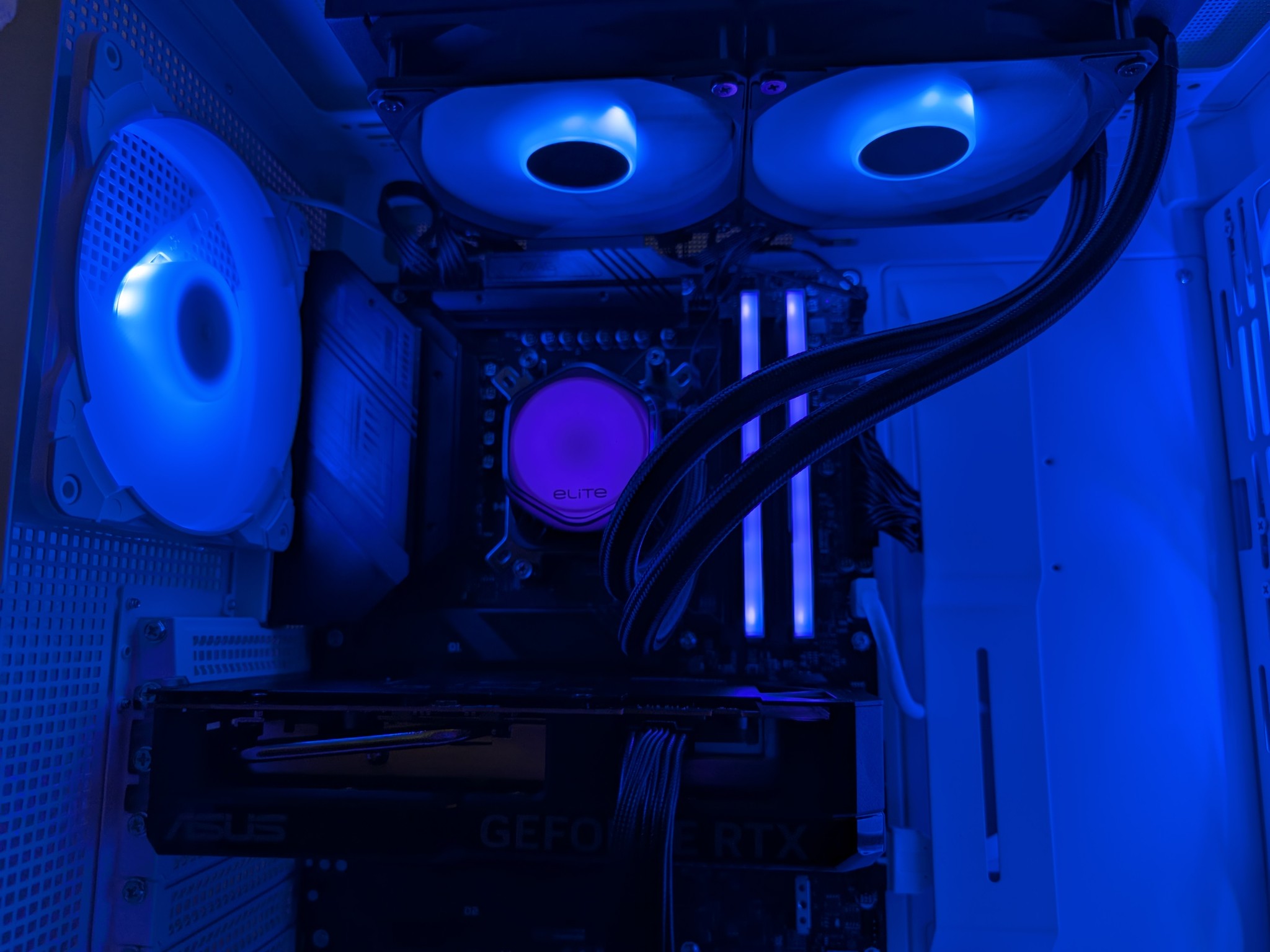 White Mid-Range Performer Build! Ryzen 7700 | 4070 Super | 32GB DDR5 | 1TB NVME