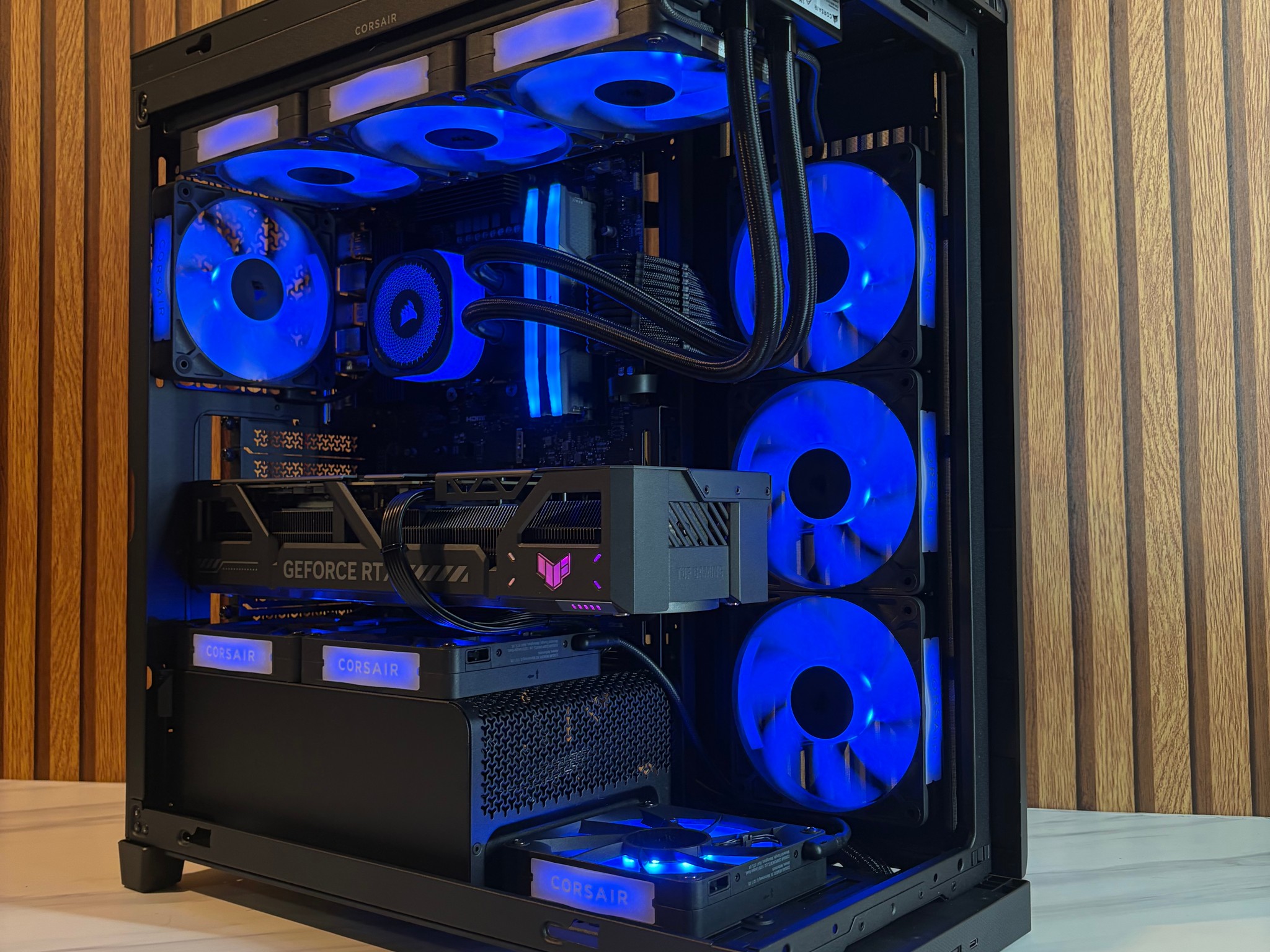 RTX 5090 | RYZEN 9 9900X3D | 64GB DDR5 | 4TB SSD | 360MM AIO