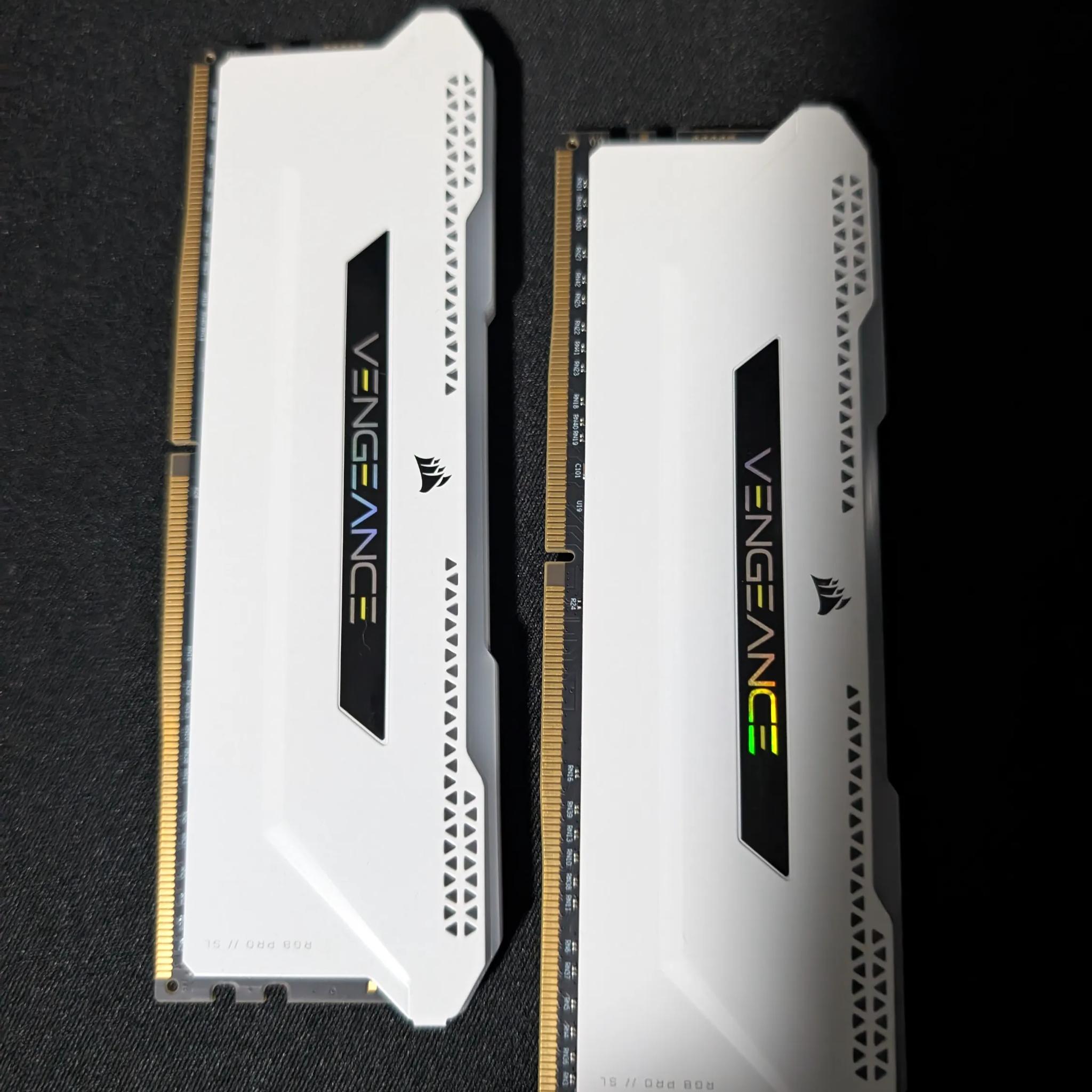 CORSAIR VENGEANCE RGB PRO SL DDR4 RAM 32GB (2x16GB) 3600MHz