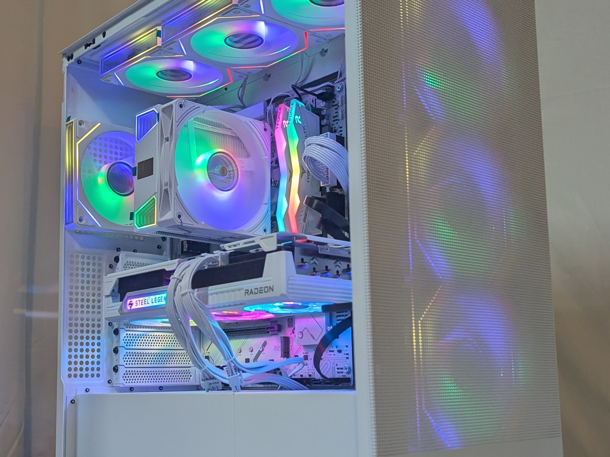 9070XT 16GB | RYZEN 5 7500F | 2TB NVME | 16GB DDR5 | 1000W