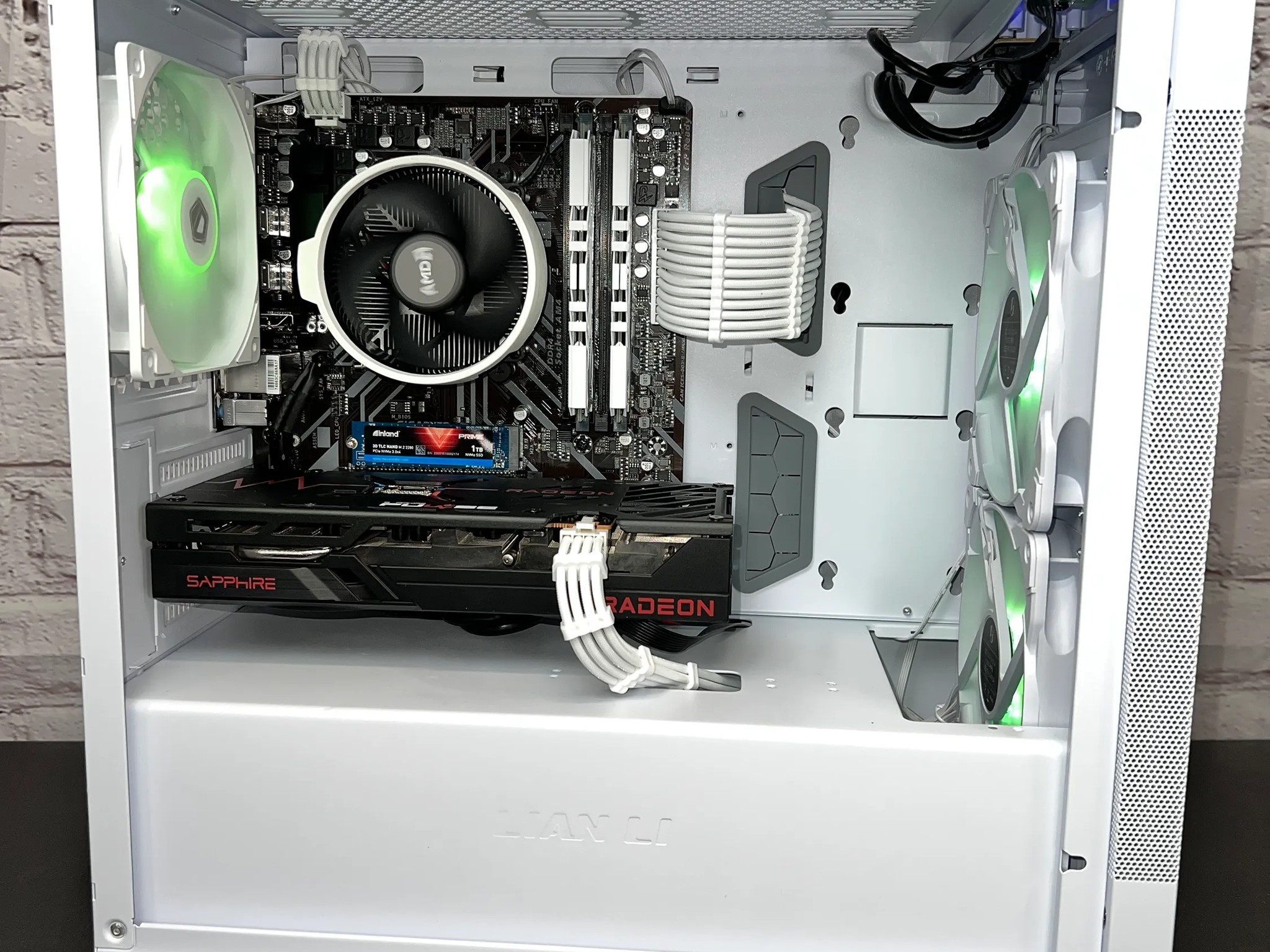 RX 6600 XT Ryzen 5 3600 16GB RAM 1TB M.2 Wifi/BT Win 10 Gaming PC