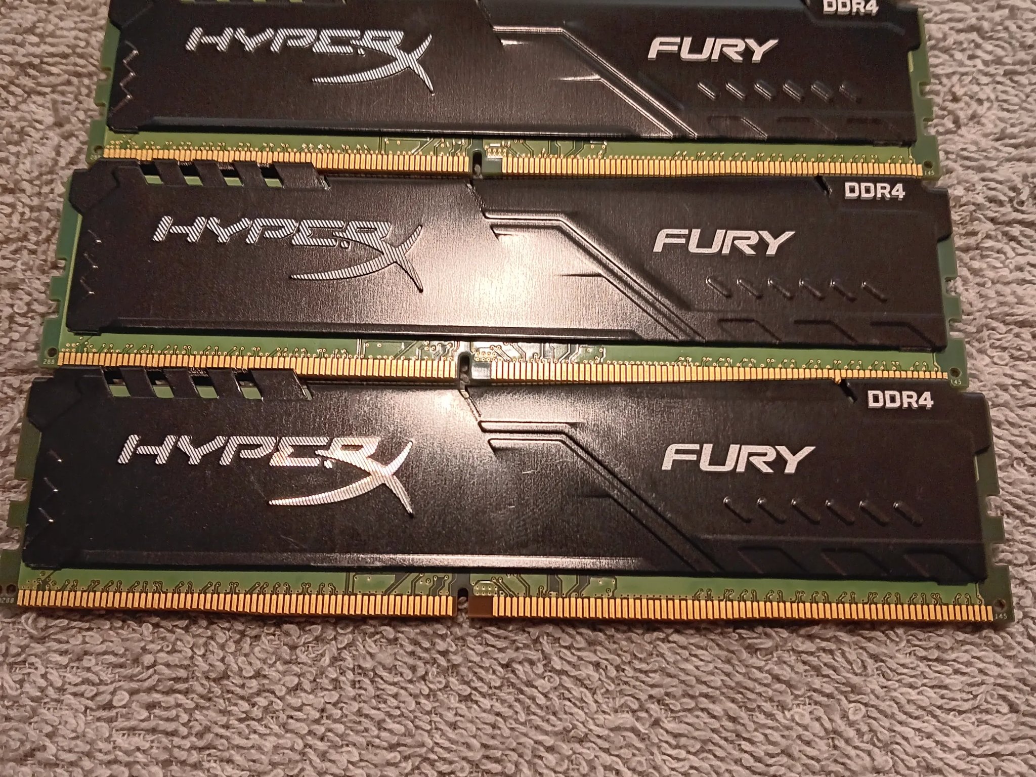 4 - Hyper X DDR4 2400MHz 16GB (4X4GB) RAM