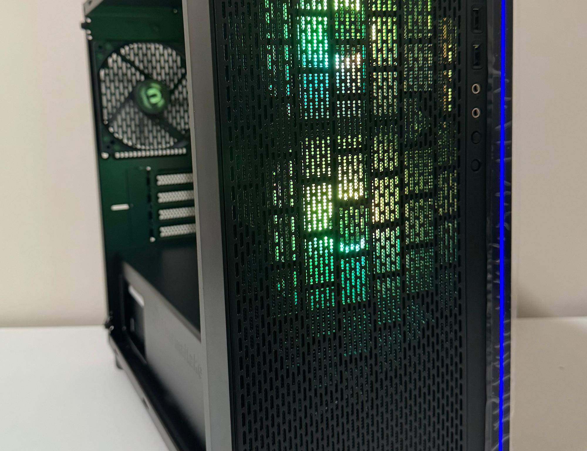 AMD Ryzen 5 5600GT Gaming PC Radeon Vega 7 Graphics ASUS B550M-A B550 Thermaltake Versa H18 Case