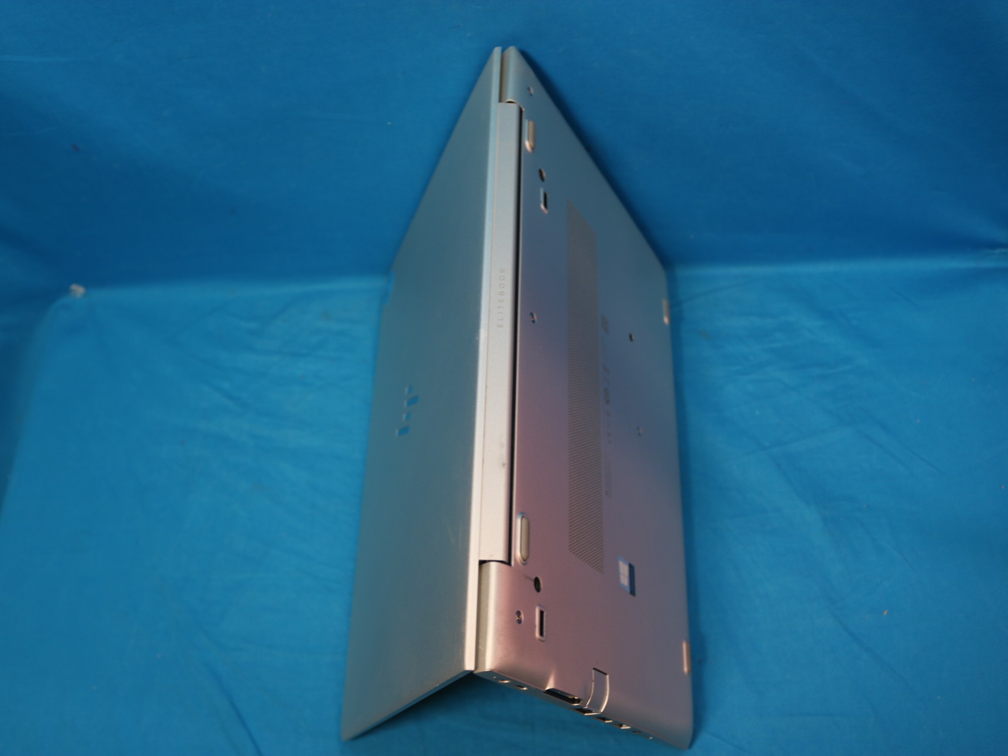 DIY - i5-8350u / 16GB RAM / 512GB - 14.0" Laptop - HP Elitebook 840 G5 - No OS