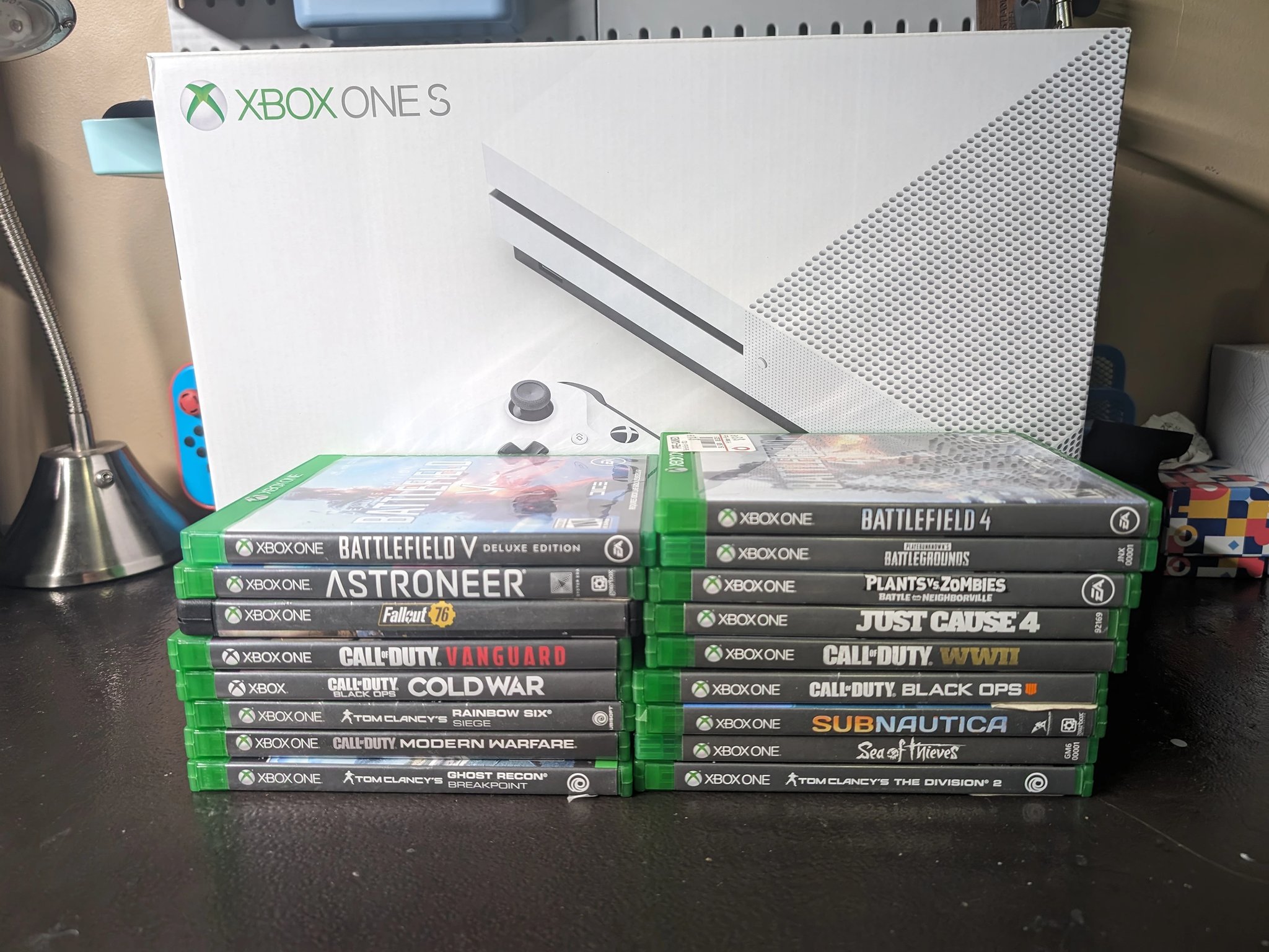 [Used] Xbox One S bundled with 17 games and a 2TB External drive.
