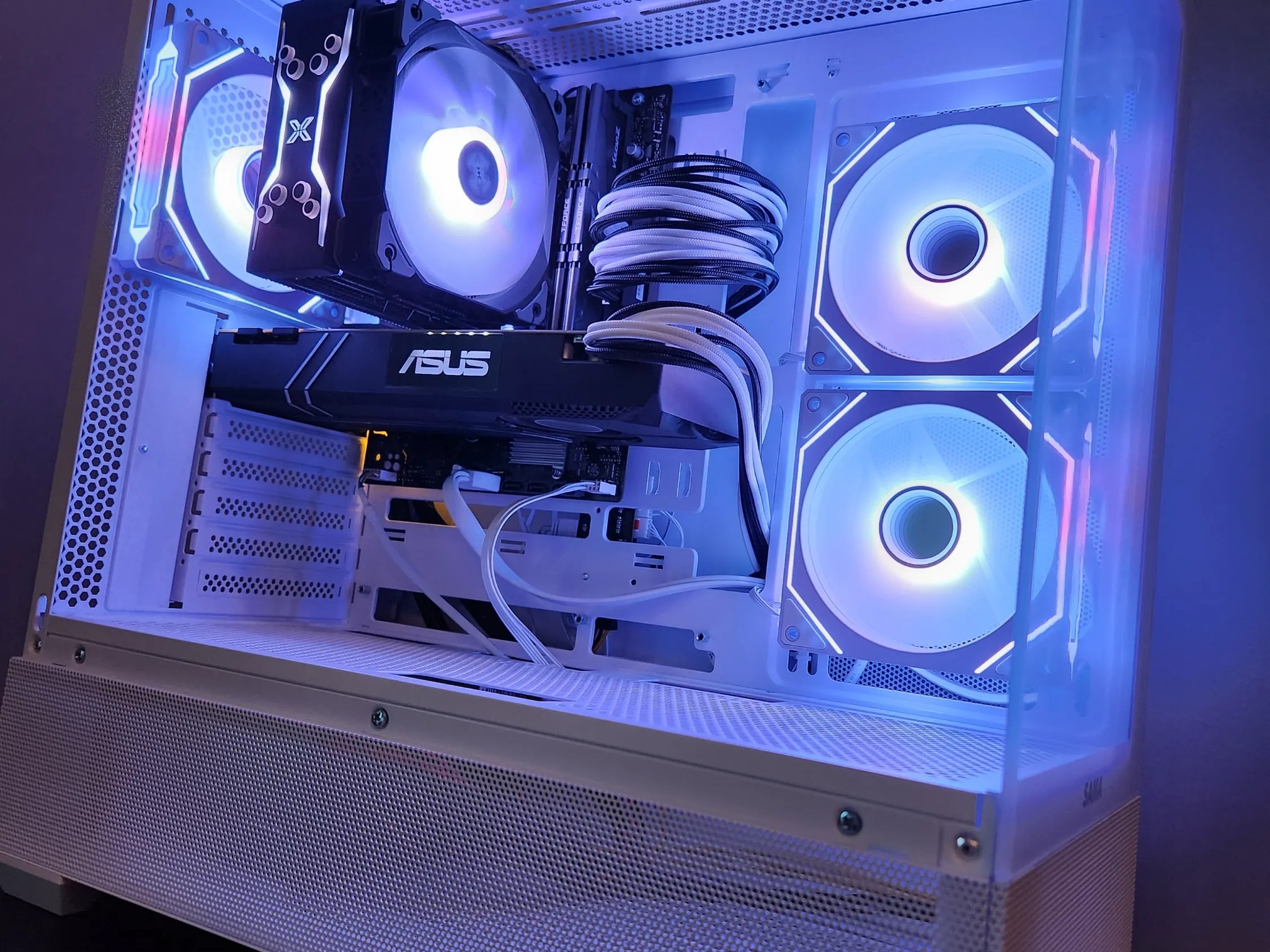 Custom Gaming PC | i5 9400F + GTX 1070 | 16GB DDR4, 512GB NVMe SSD, Windows 10 Preinstalled