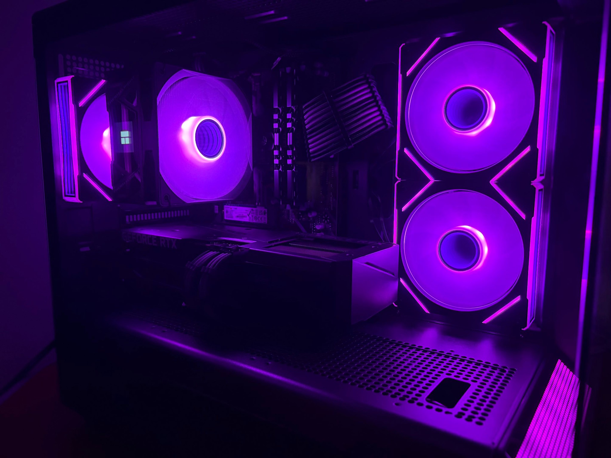 **❄️🔥 AORUS RTX 3060 ELITE 12GB + Ryzen 7 3700X | 16GB OLOy 3000MHz | 2.5TB Blackout Gaming PC 🔥❄️**