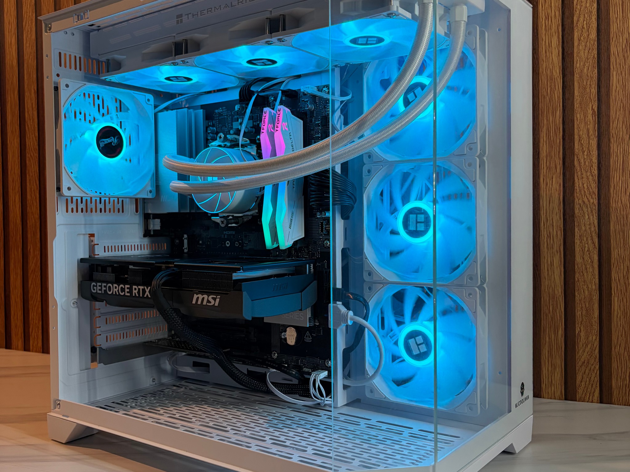 RTX 5070 | RYZEN 5 7600X | 1TB SSD | 16GB DDR5 | 360MM AIO