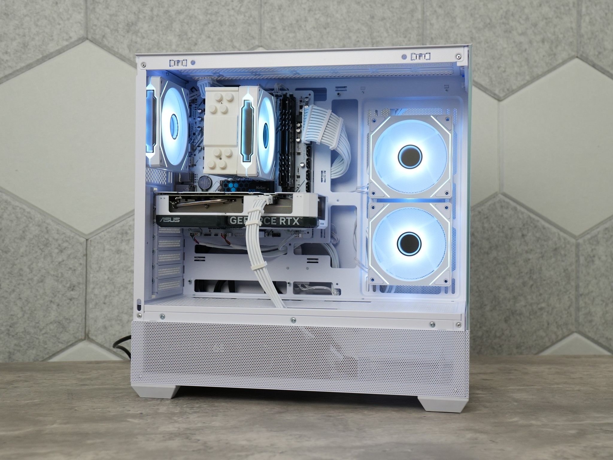 Gaming PC | RTX 4060 | RYZEN 7 2700X | 32GB RAM | 1TB SSD | WIN 11 |