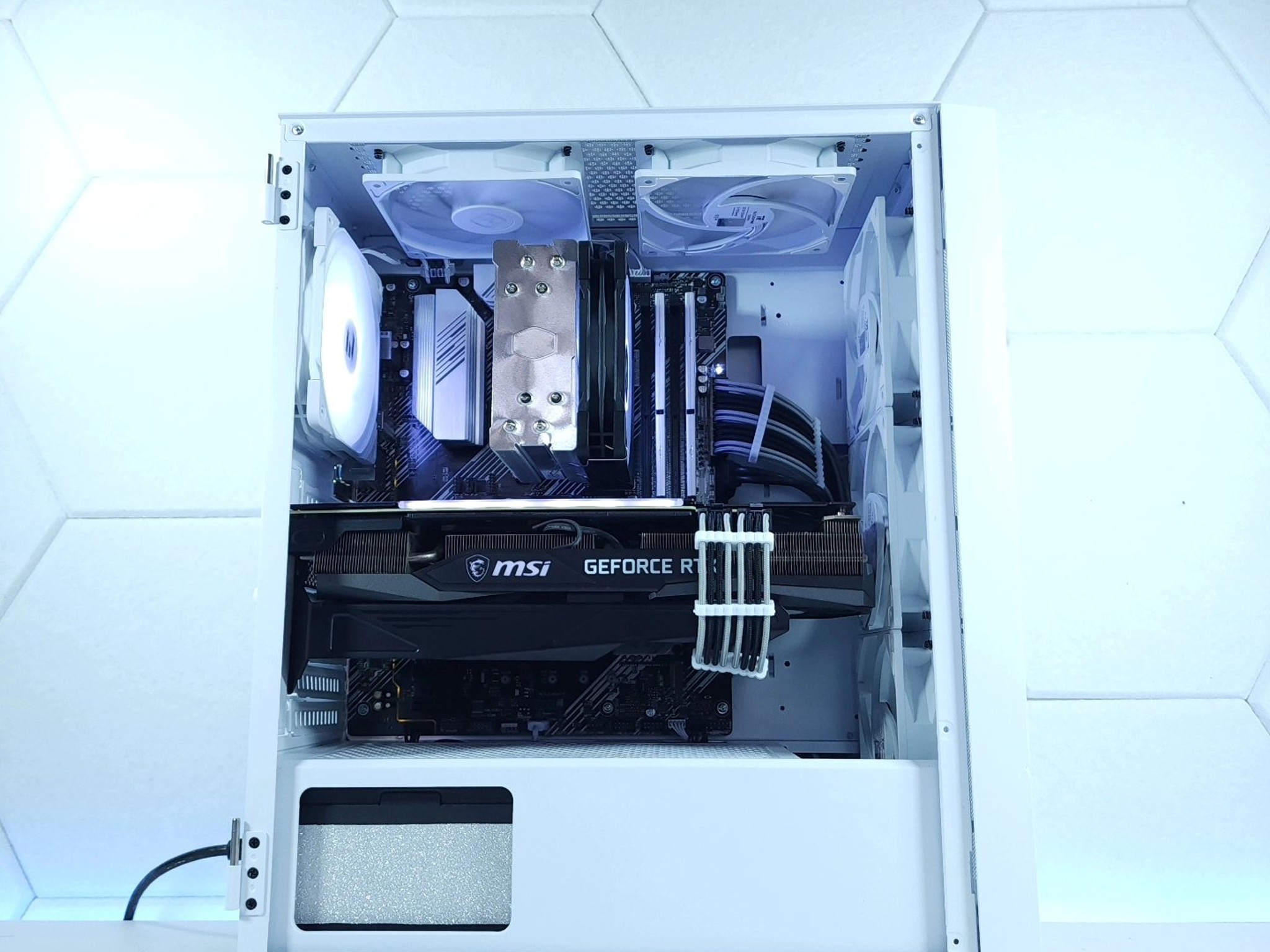 🤍RTX 3070 || Ryzen 5 5600GT || 1TB M.2 NVMe SSD || 32GB 3200MHz || 1080p/1440p Gaming Computer