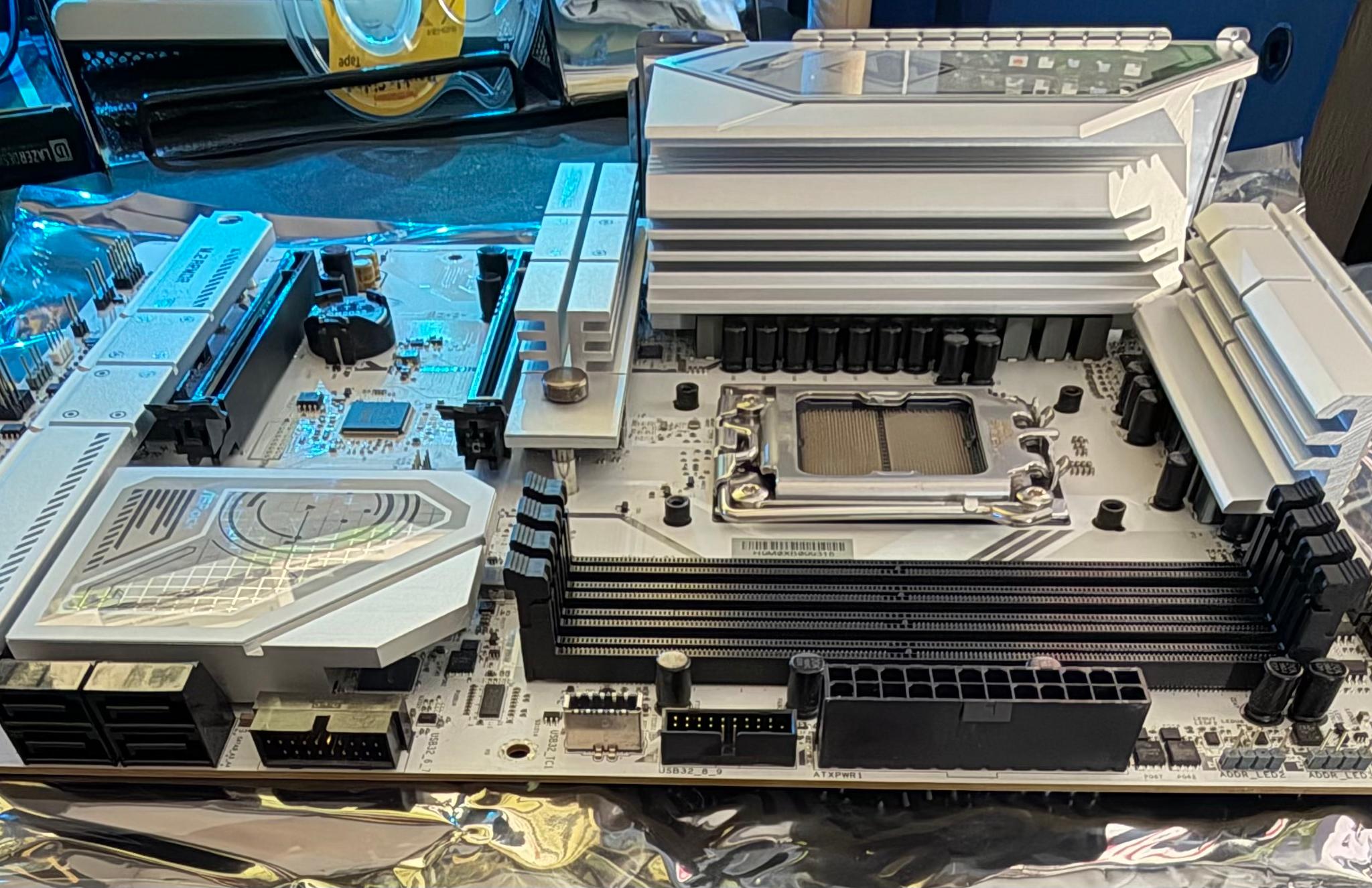 ASRock X870 STEEL LEGEND WIFI AM5 AMD X870 ATX Motherboard (White)