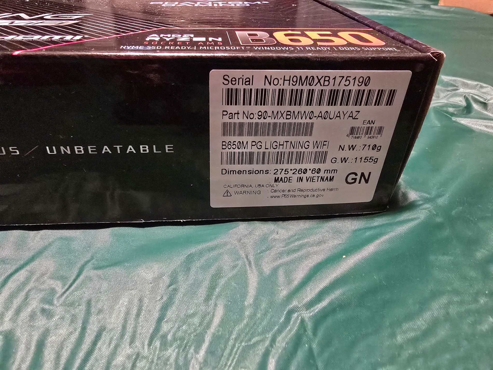 ASRock B650M PG Lightning WiFi 6E AMD Ryzen Socket AM5 SATA3 6.0 Gb/s ATX Motherboard M.2 RGB LED