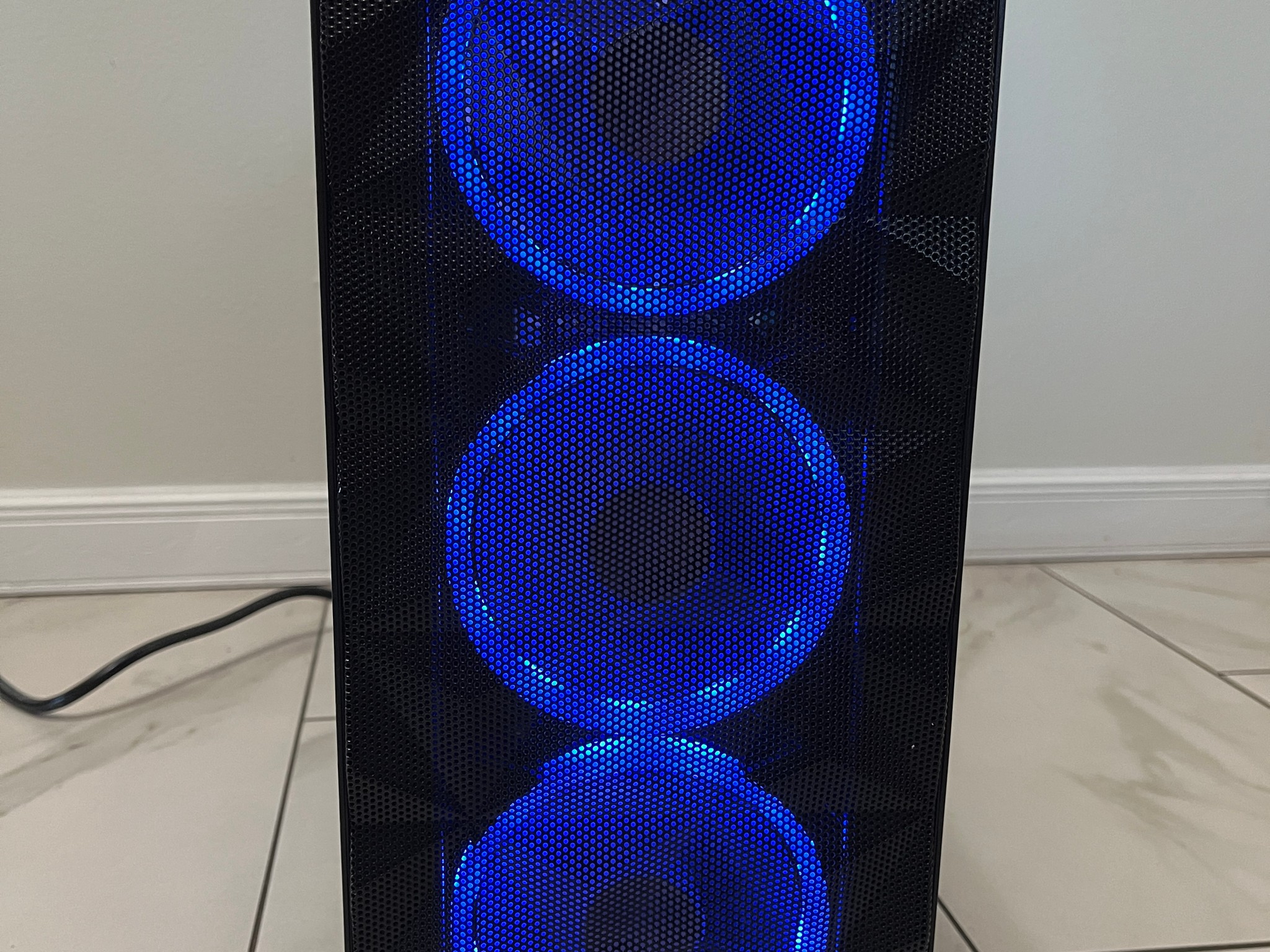 Super Budget Gaming PC - Intel i7-2600, NVDIA GTX 670 2GB, 16GB RAM, 1TB Storage, w/ Wi-Fi & BT