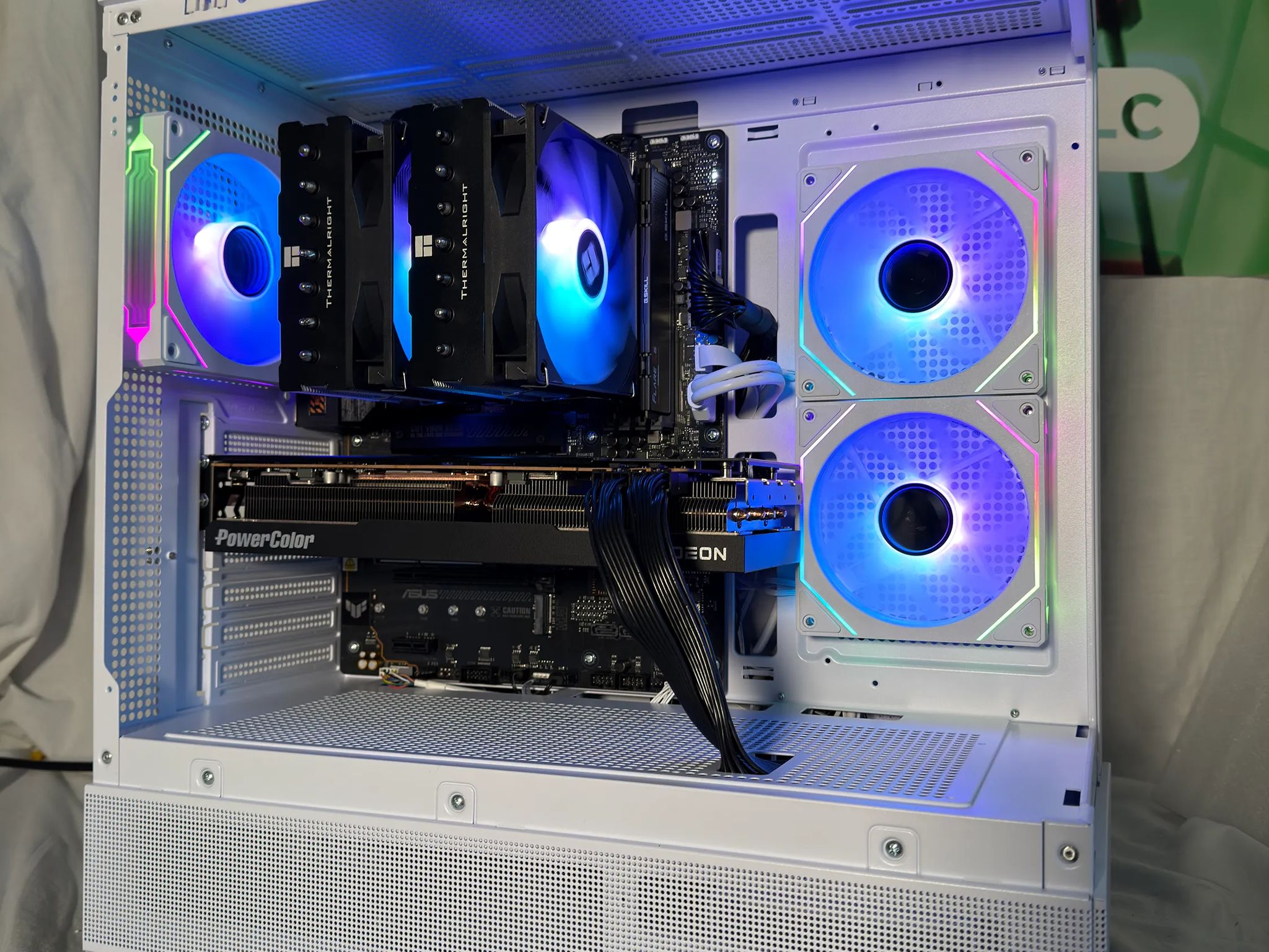 RX 7900 GRE GAMING PC Ryzen 7 7700X