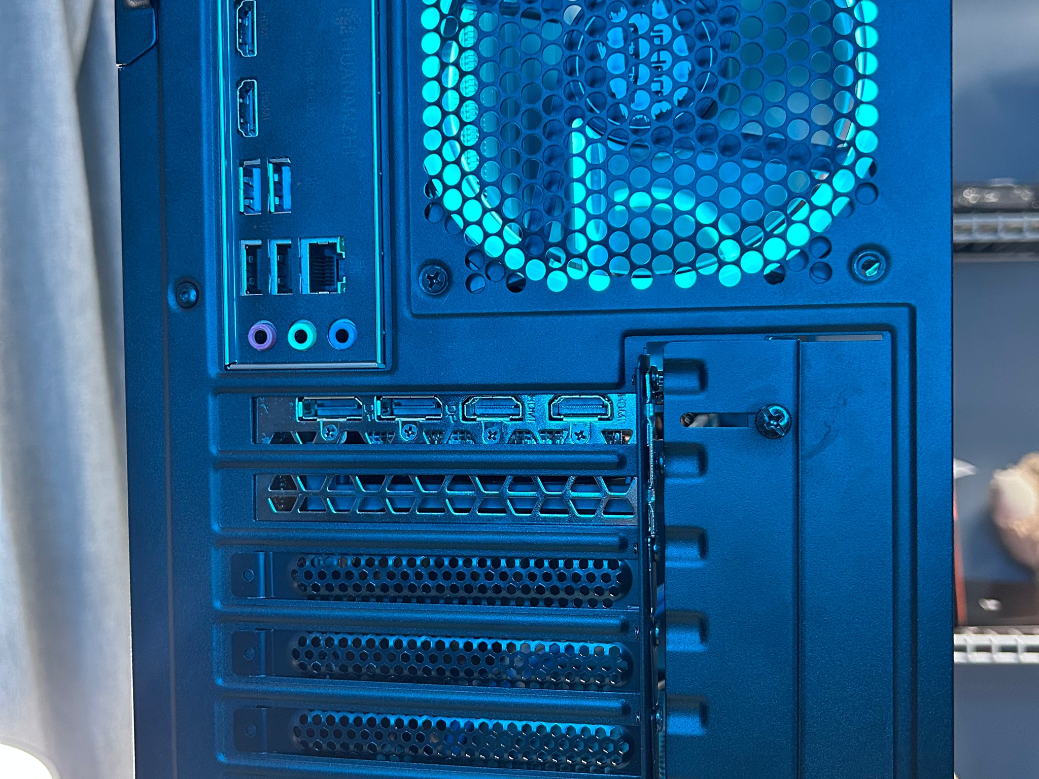 Avian💧: Intel 12th Gen, Rx 6600 8GB Gaming PC