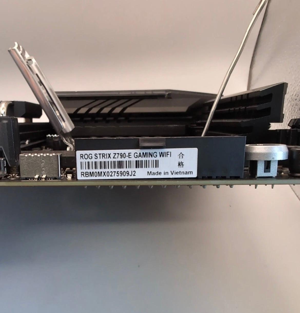 ASUS ROG STRIX Z790-E GAMING WIFI - Image 4