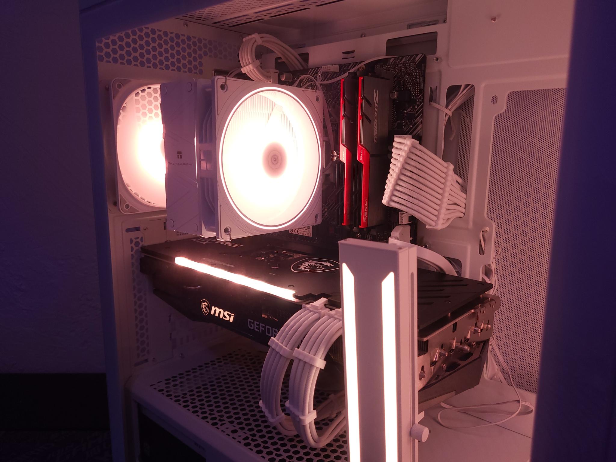White Gaming PC: RTX 3070 | I5 10400F | 32GB RAM | 1.25TB SSD | WiFi | ARGB