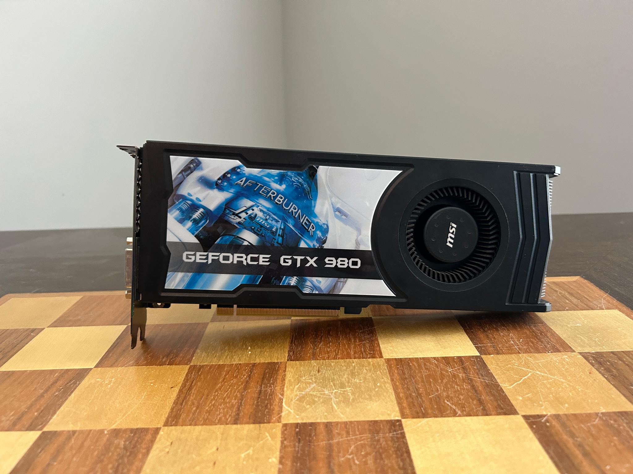 Nvidia GTX Titan X (Maxwell) **Not stock cooler, not a GTX 980**