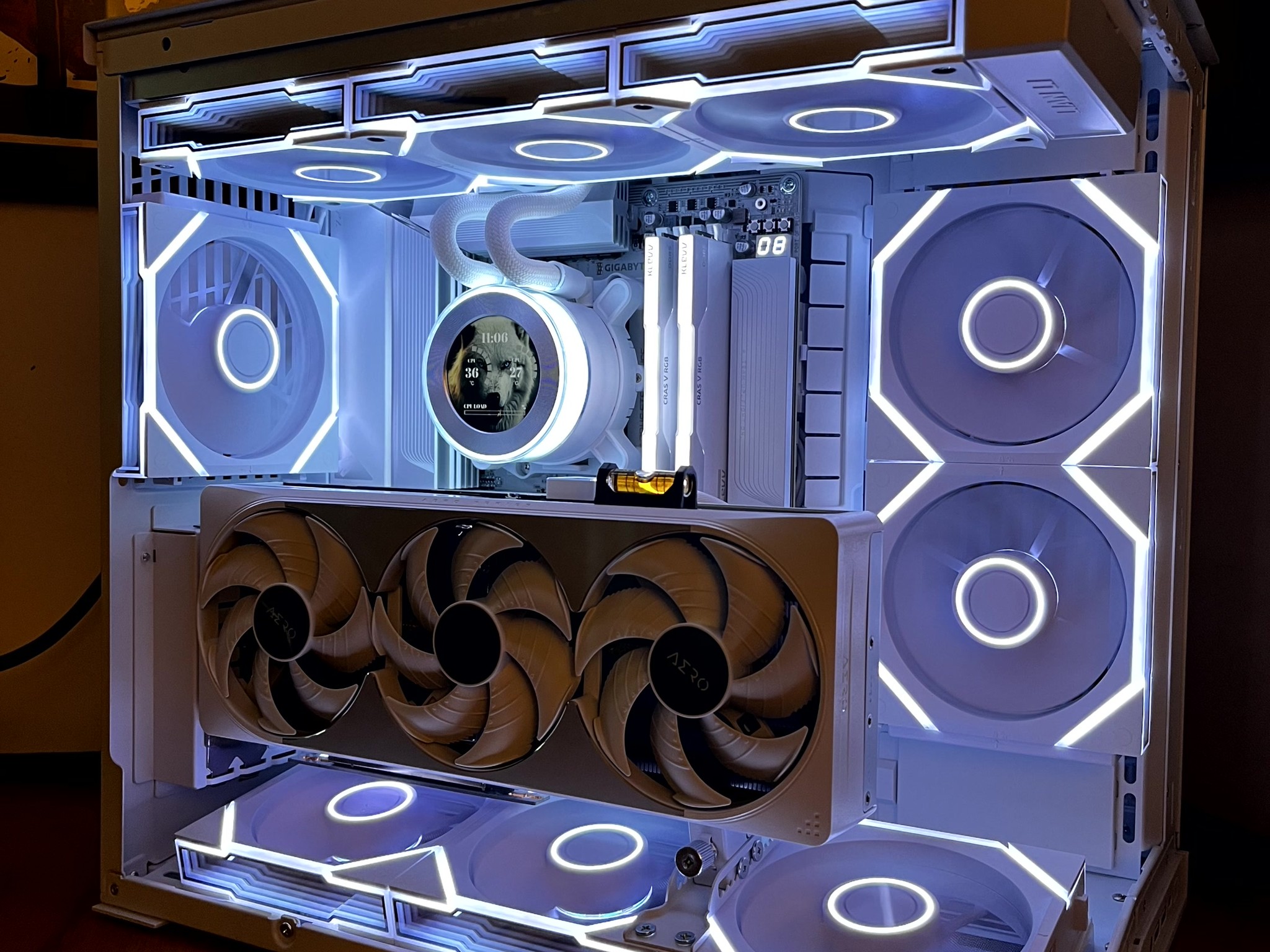 Hvítr Vargr - RTX 5080 OC SFF | Ryzen 7 9800x3d | 2TB NVME | 32GB @6400 MT/sec | 1000W Platinum PSU