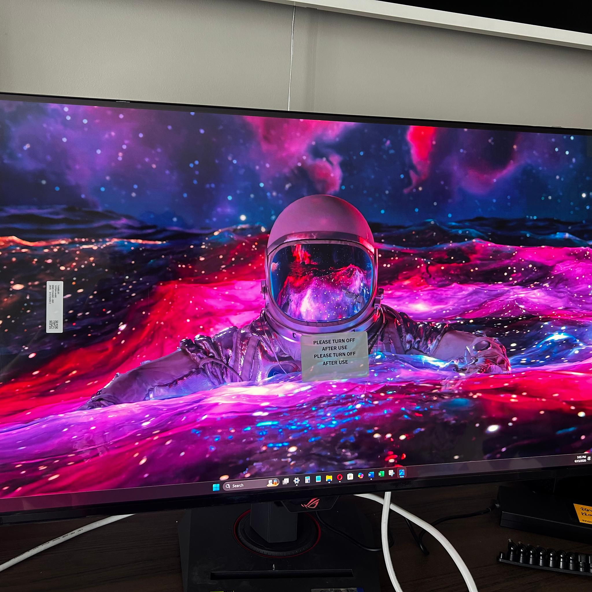 NEW ASUS ROG Strix 32" QD-OLED 4K (3840x2160) (165Hz) Gaming Monitor (XG32UCDS)