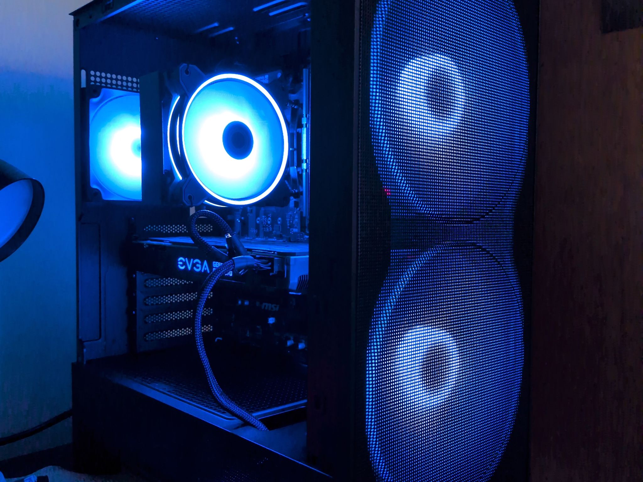 Gaming PC/RTX 2070/3700X/1TB SSD/16GB DDR4/WIFI & BT
