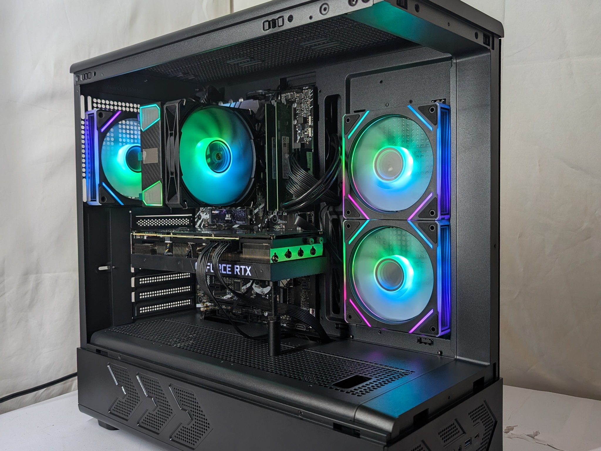 RTX 3090 | I5 12600KF | 16GB DDR5 | 1TB NVME | 1000W PSU