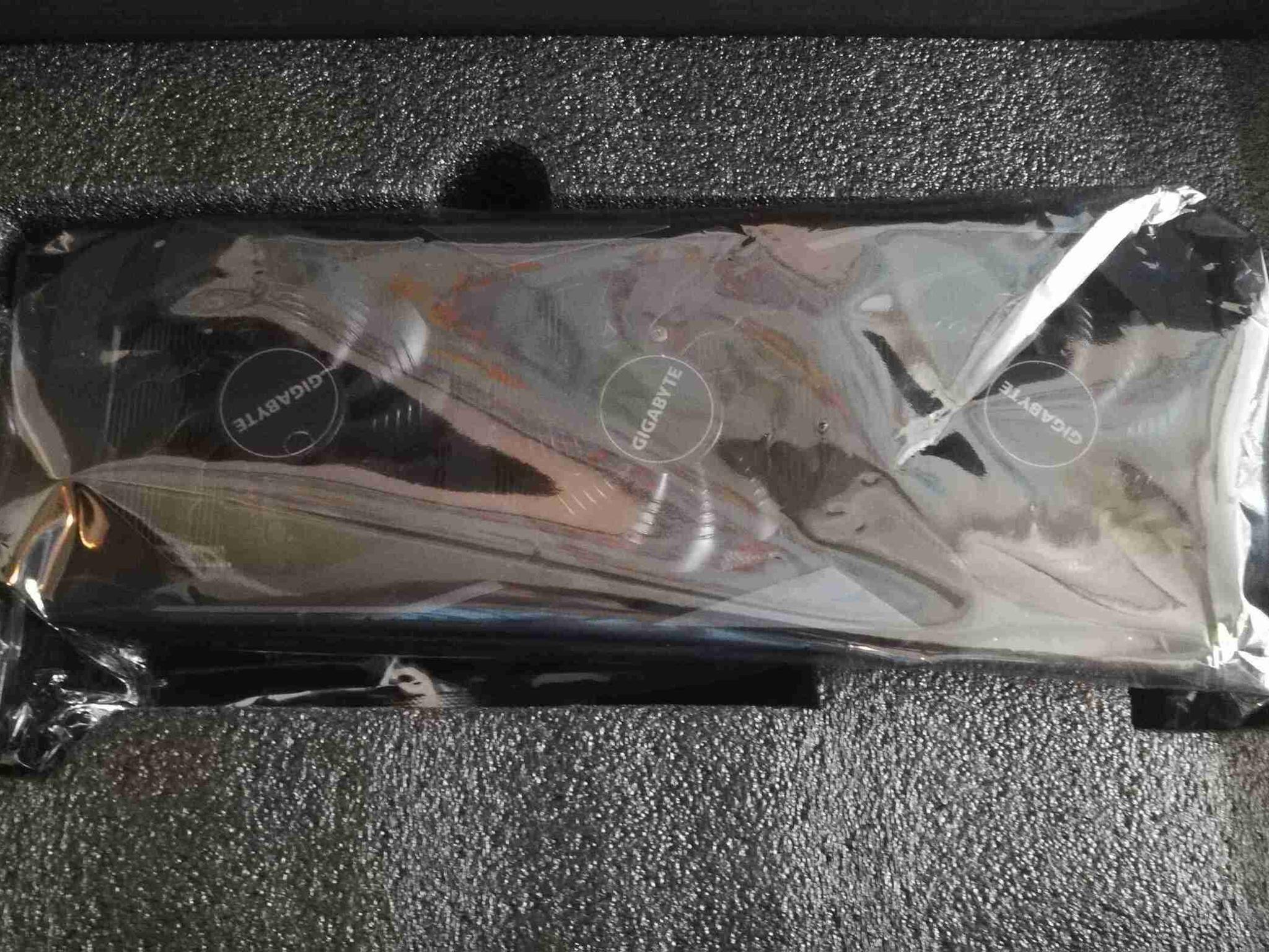 Gigabyte 5700XT 8GB