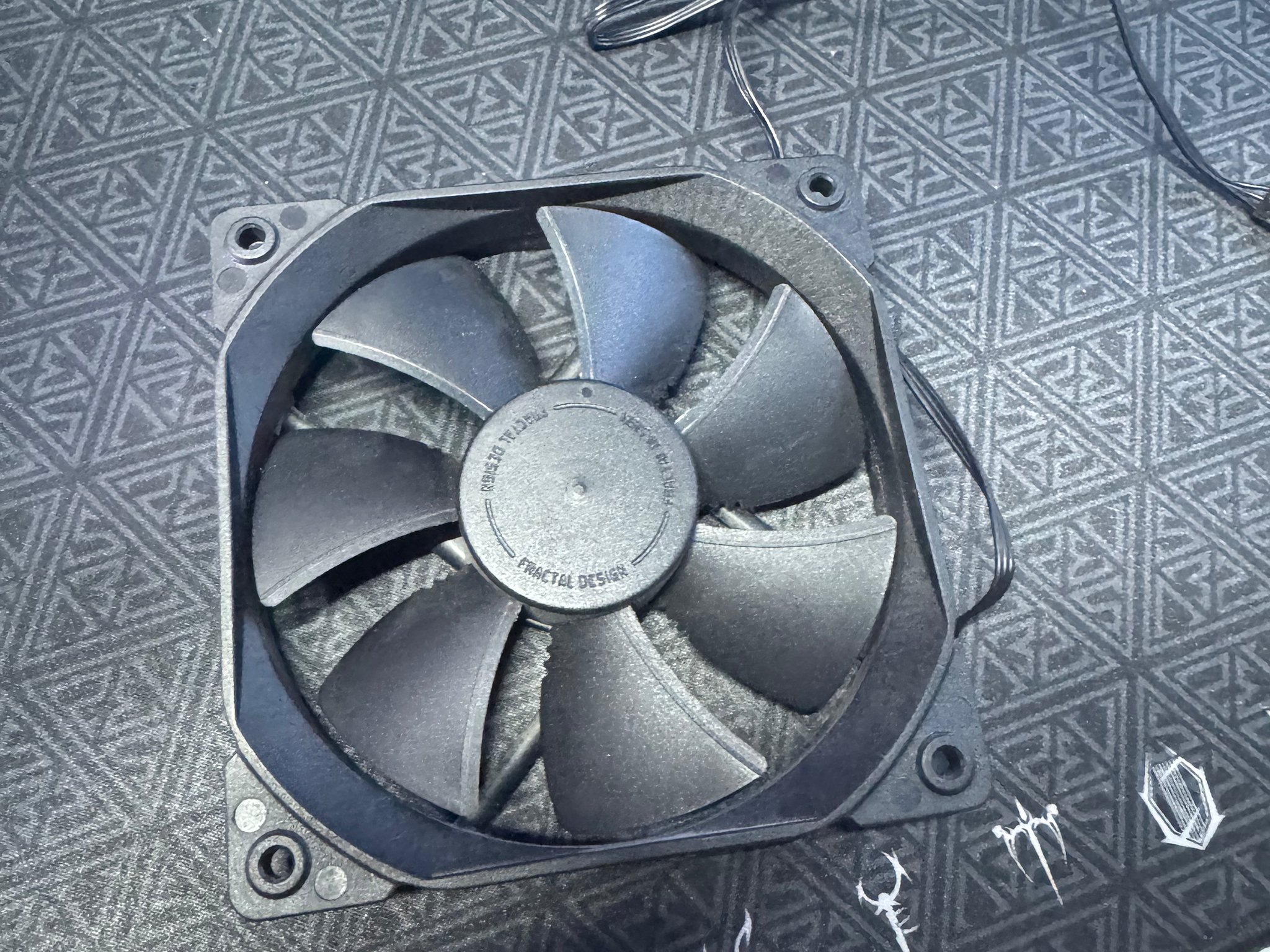 Fractal fan 120mm