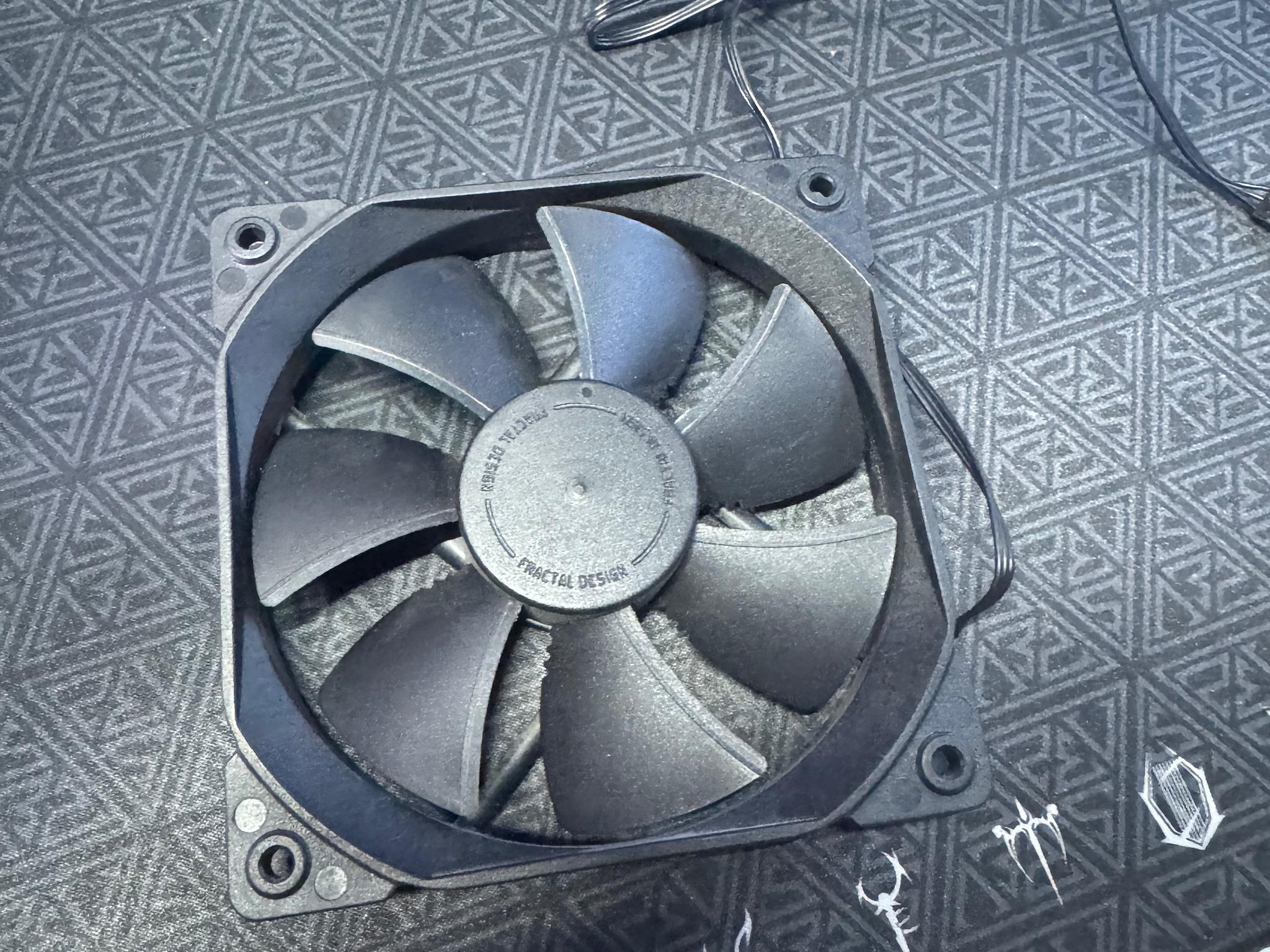 Fractal fan 120mm