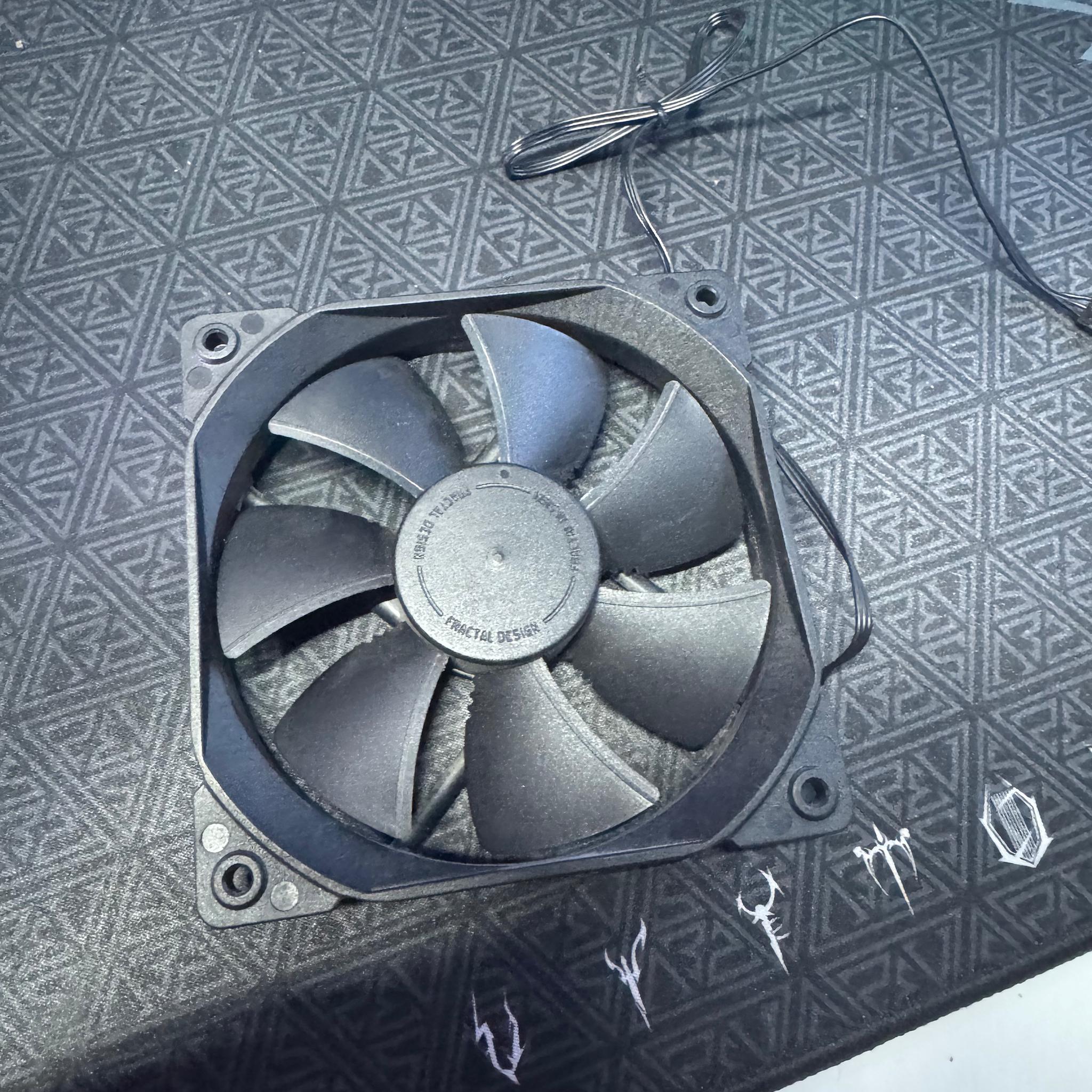 Fractal fan 120mm