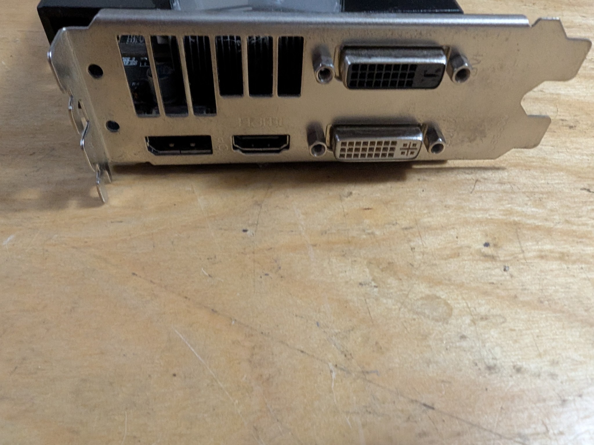 Gigabyte 990FXA-UD3 / AMD FX8320 / 16GB DDR3 / R9 270x 4GB