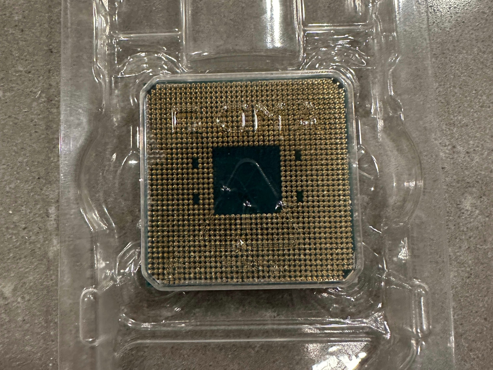 AMD Ryzen 5 3600 3.6 GHz 6-Core Processor / No Cooler/ No Box