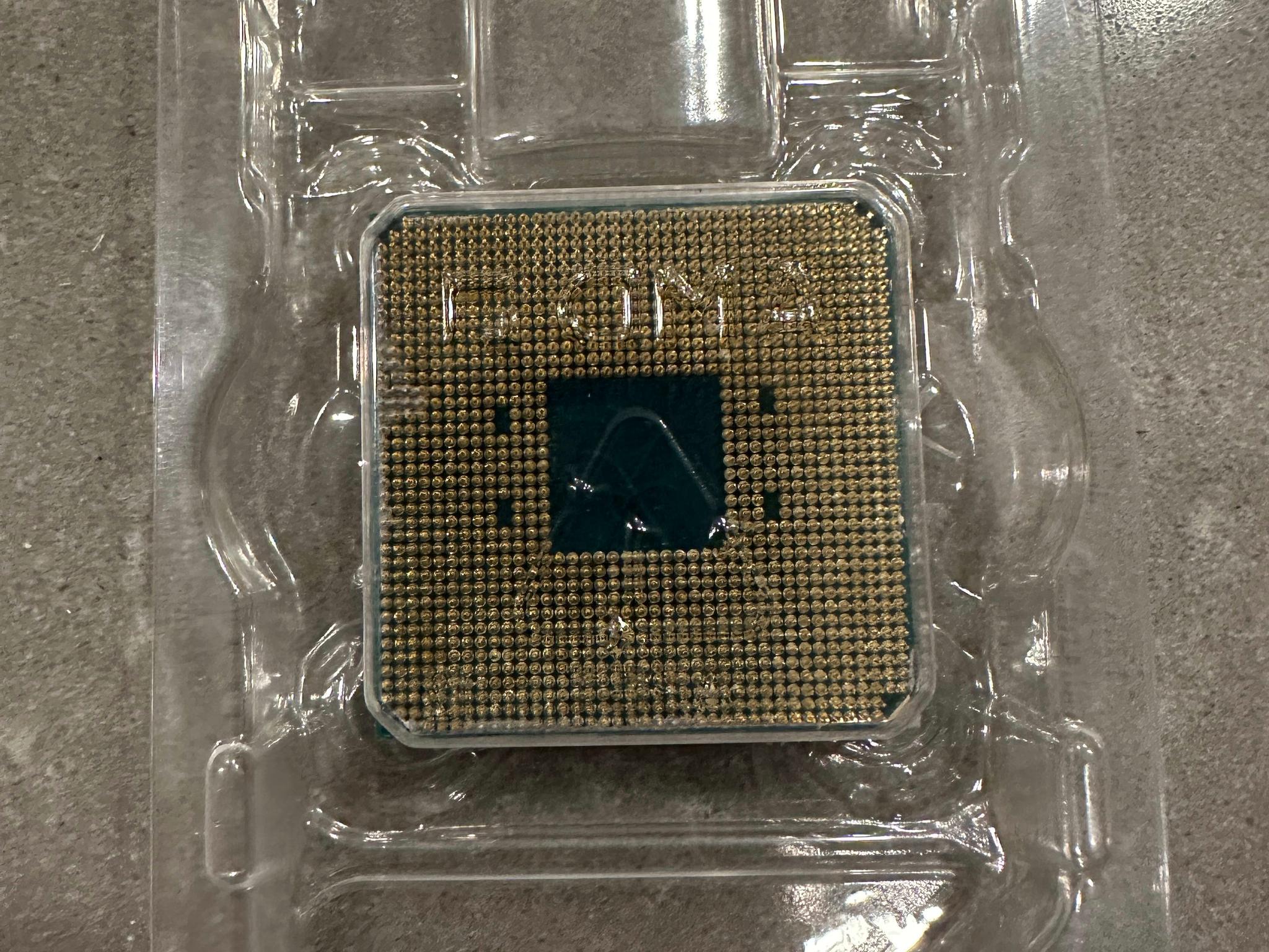 AMD Ryzen 5 3600 3.6 GHz 6-Core Processor / No Cooler/ No Box