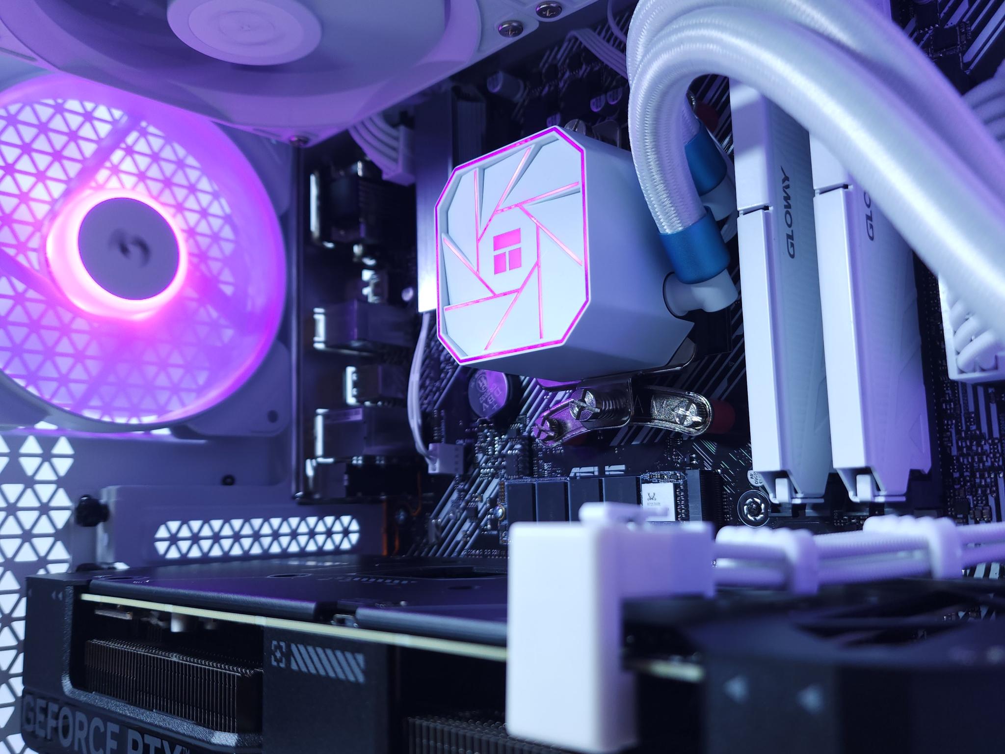 💜🤍1440p Gaming | RTX 4070 12GB | Ryzen 7 5700X | 32GB 3200MHz | 1TB M.2 NVMe SSD