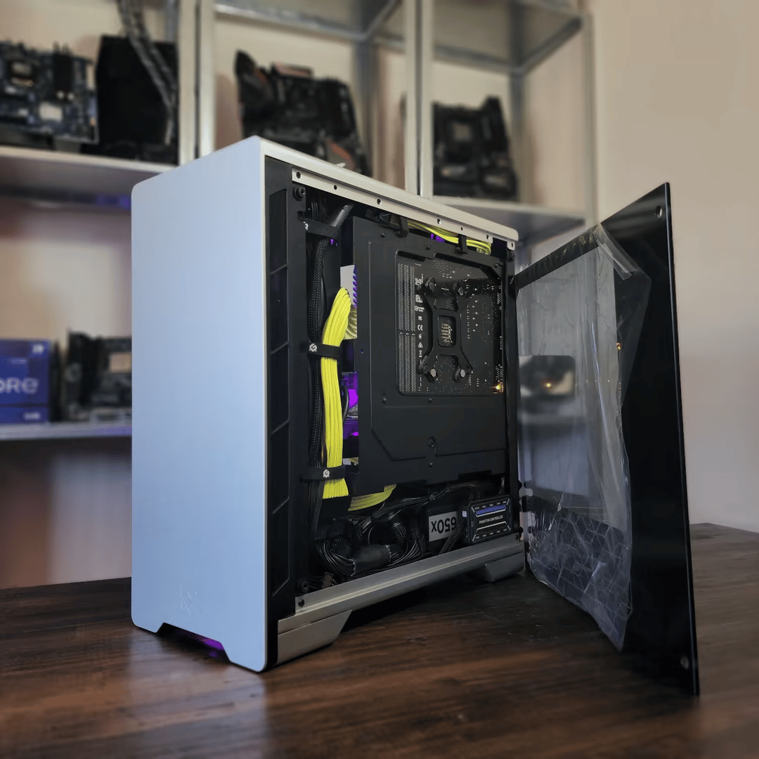 AMD Ryzen 5 3600 //  AMD Radeon RX 6600 8GB // Corsair Vengeance RGB 16GB 3200MHz