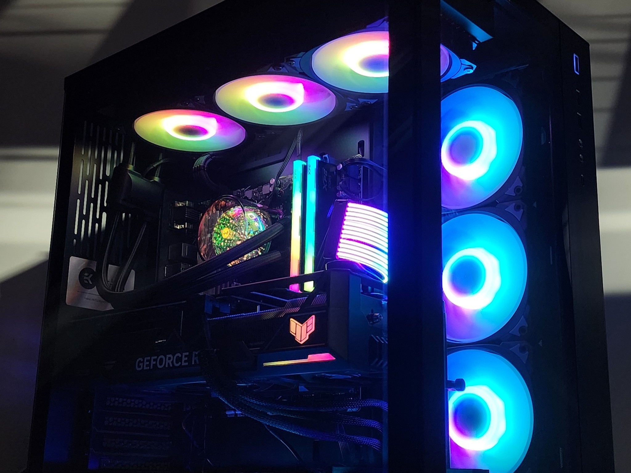 Gaming PC Ryzen 7 7800X3D 32GB RAM 2TB SSD RTX 4080 16GB Windows 11 Computer