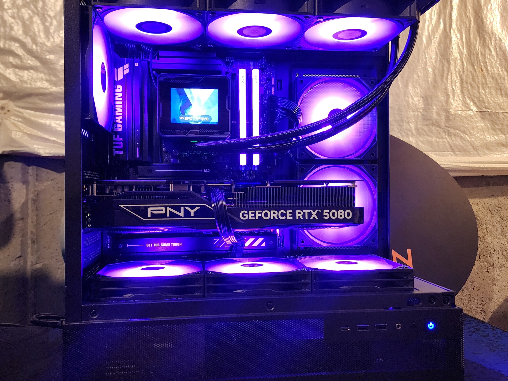 RTX 5080 / Ryzen 7 7800X3D / 32GB DDR5 RAM / 1TB NVMe SSD