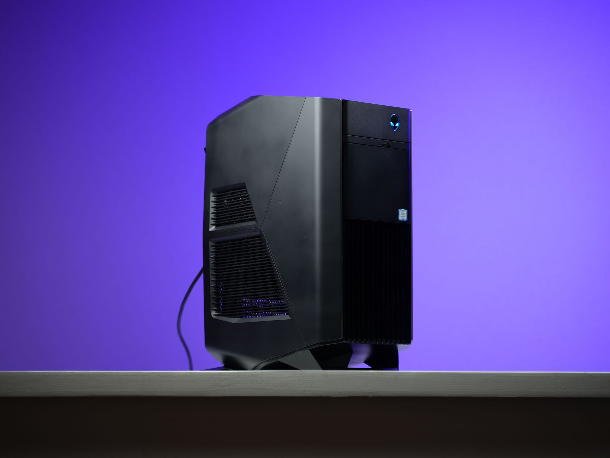 “ALIENFORM 4.7” GTX 1070 Intel Core i7 8700 16GB 1.2TB Windows 11 Gaming PC