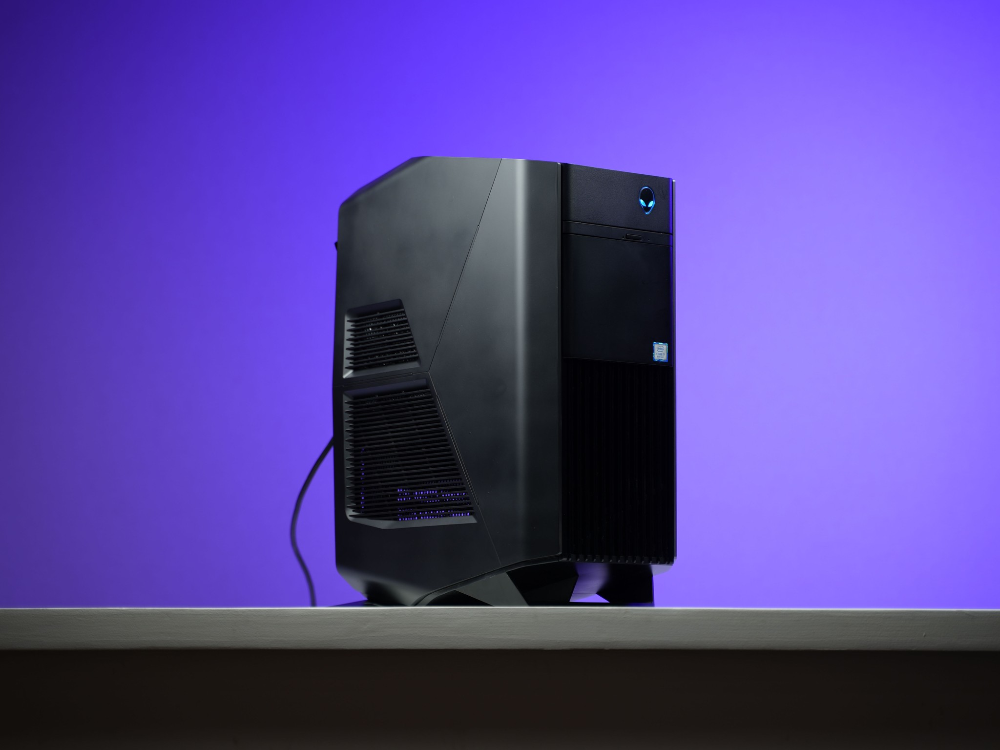“ALIENFORM 4.7” GTX 1070 Intel Core i7 8700 16GB 1.3TB Windows 11 Gaming PC