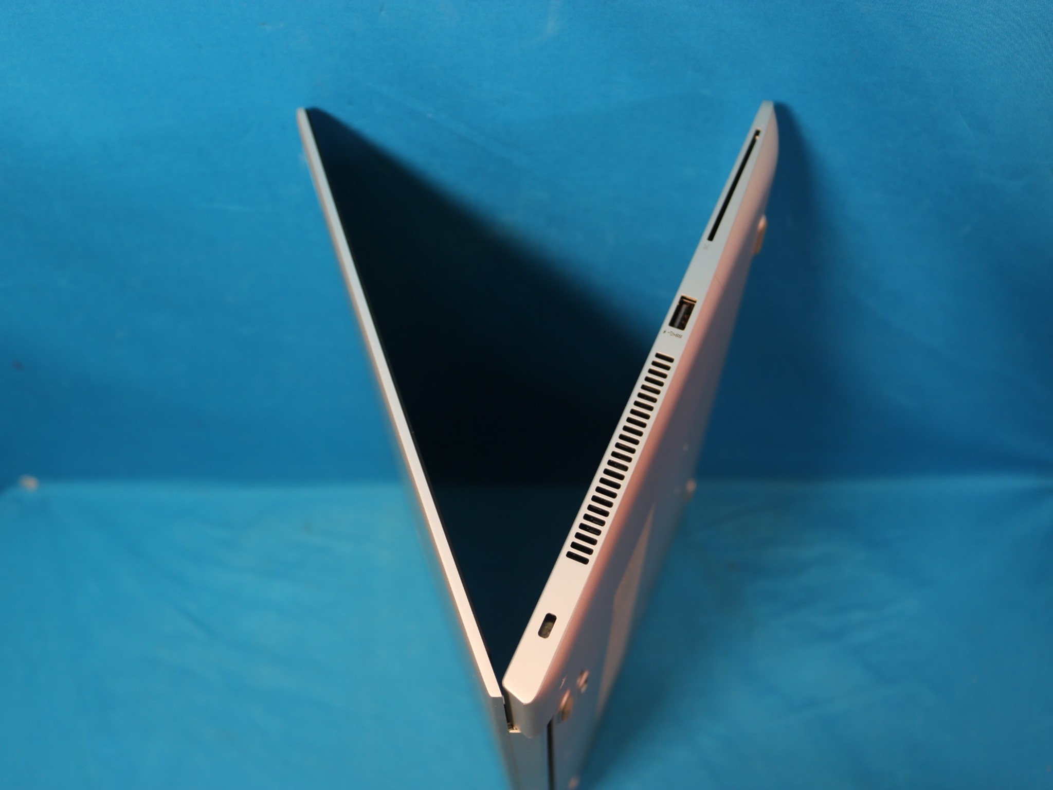 DIY - i5-7300u 16GB 256GB NVME SSD - 14.0" 1920x1080 HP 840 G5 Elitebook
