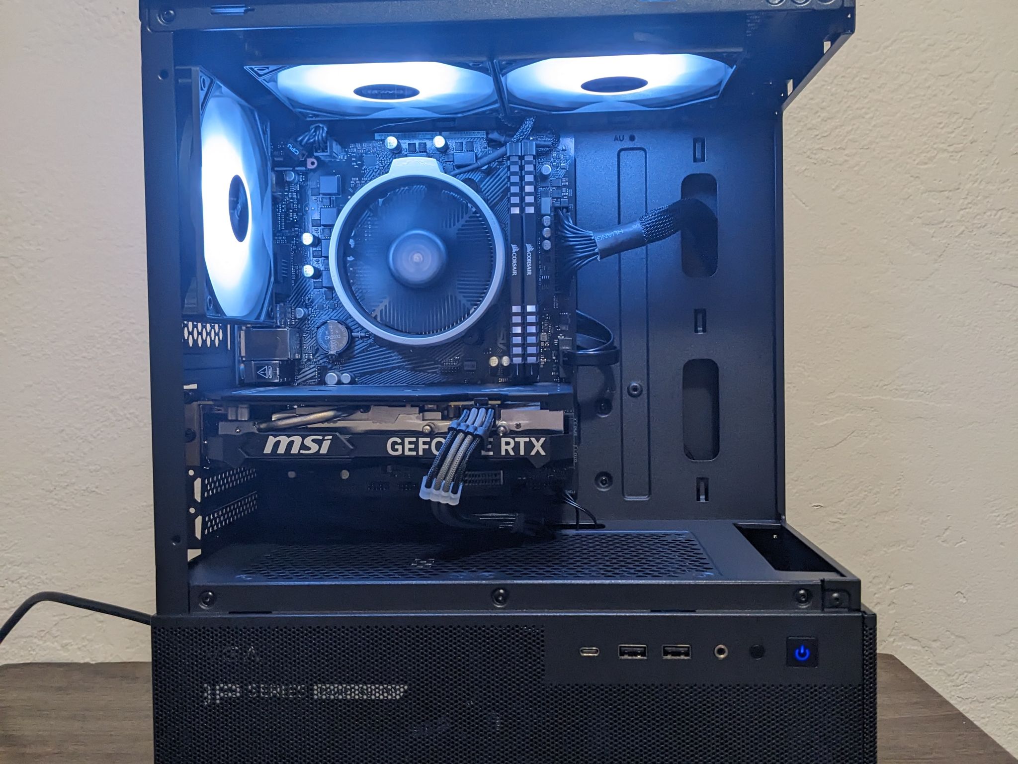 Rtx-4060 ryzen 5-5600x 32gbs ram
