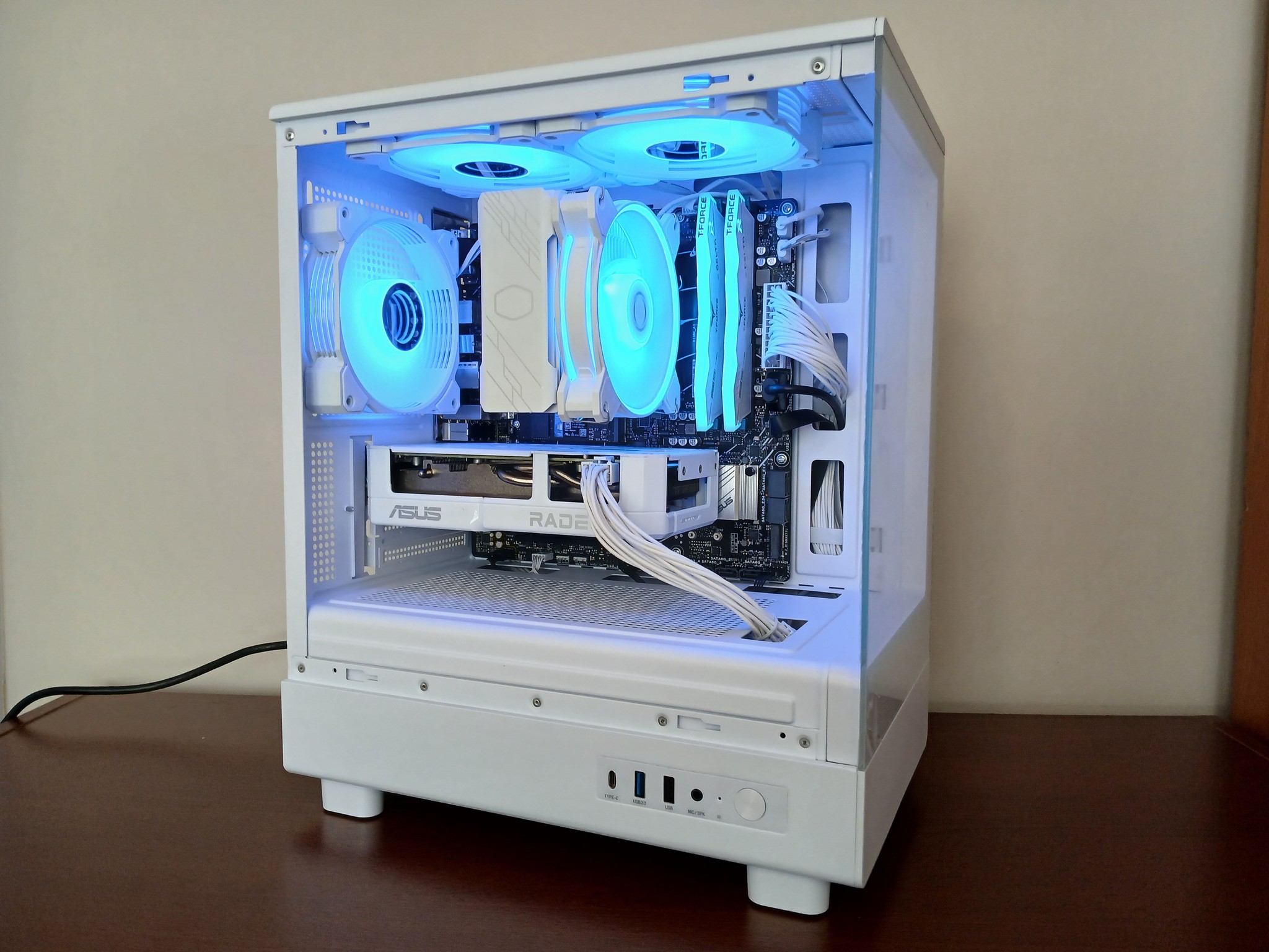Snow White 1440P | RX 9060XT 16GB | Ryzen 5 7600X | 16GB RAM