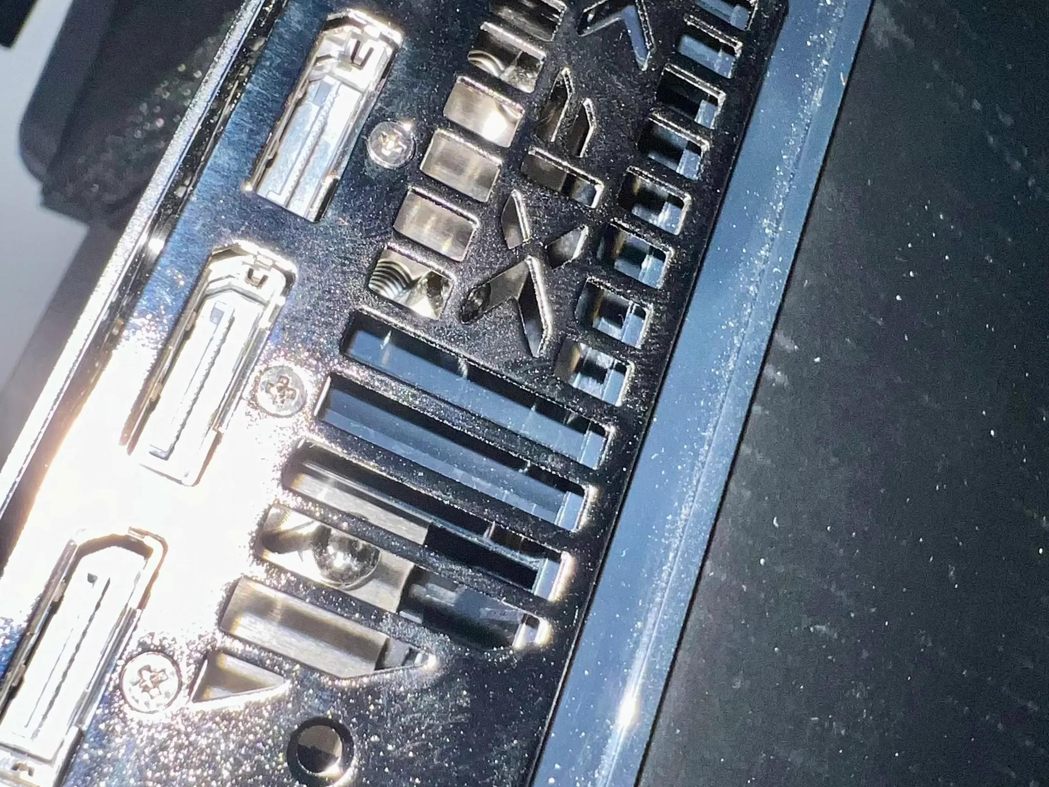 SUPER CLEAN XFX SWFT 319 RX 6800