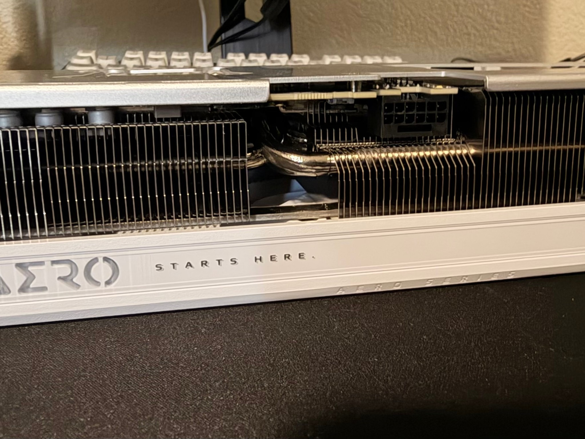 GIGABYTE GeForce RTX 5070 AERO OC 12G