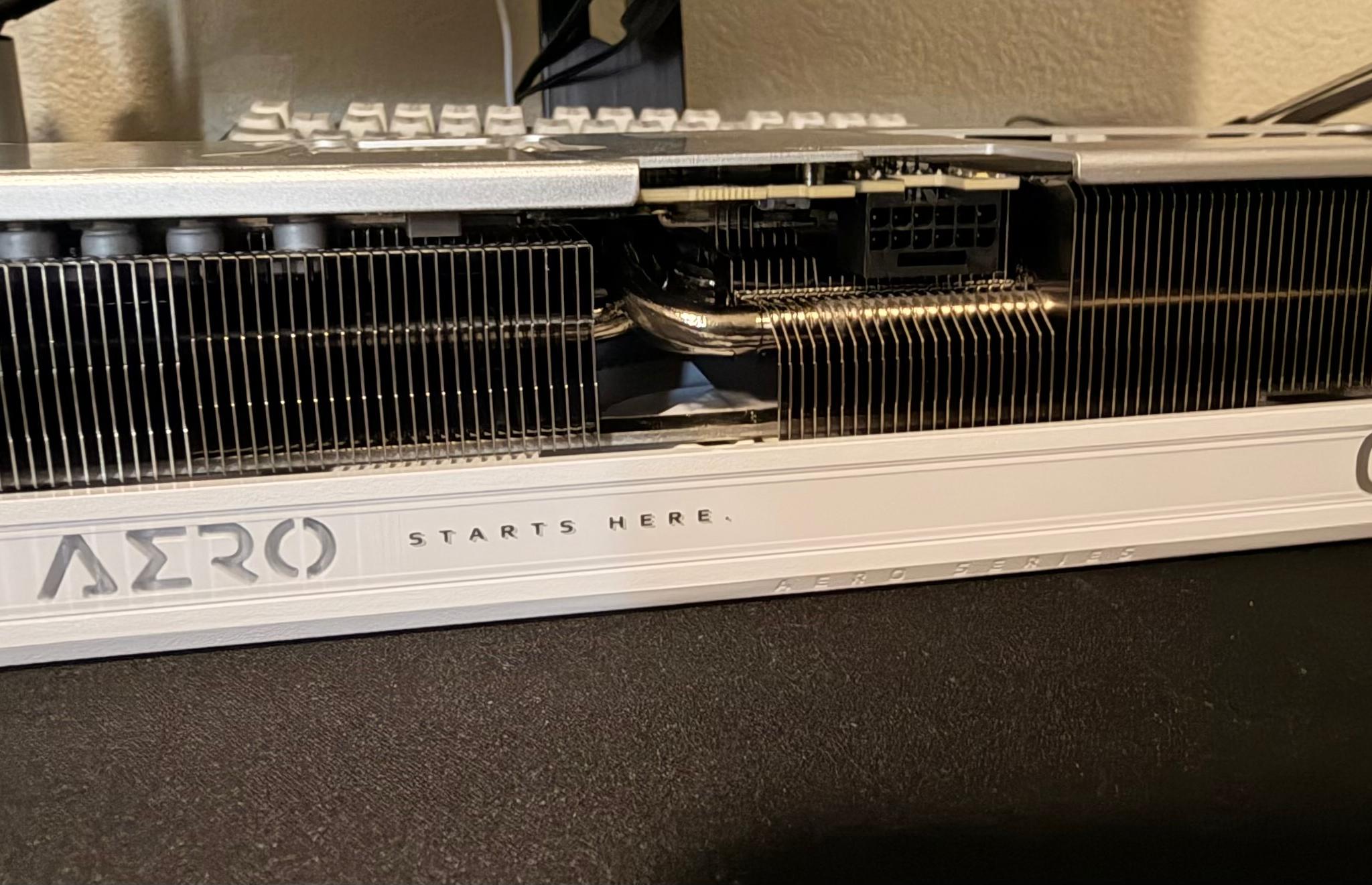 GIGABYTE GeForce RTX 5070 AERO OC 12G