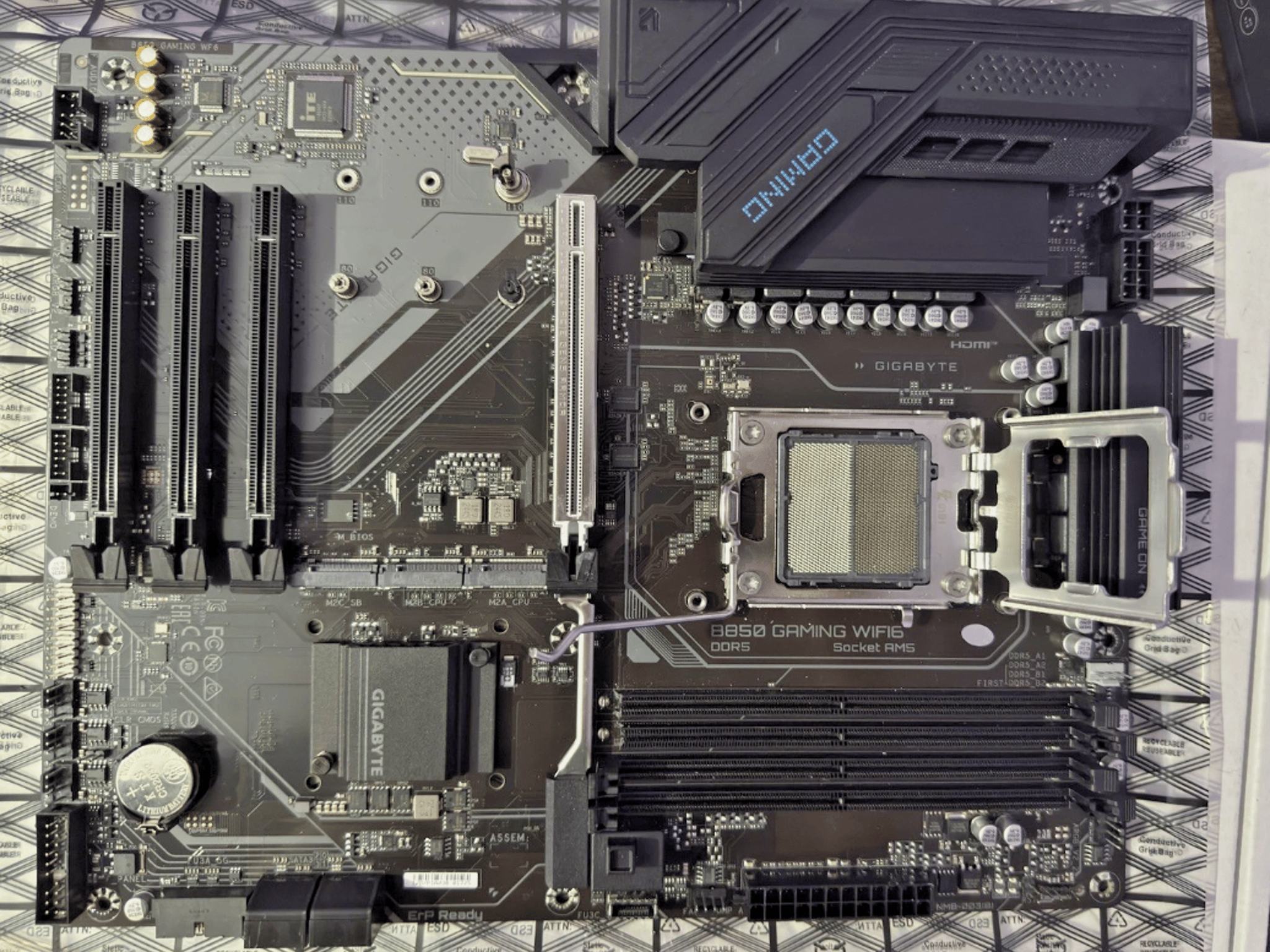 Gigabyte B850 Gaming WiFi 6 Motherboard - AM5 - (Working with Physical Damage)