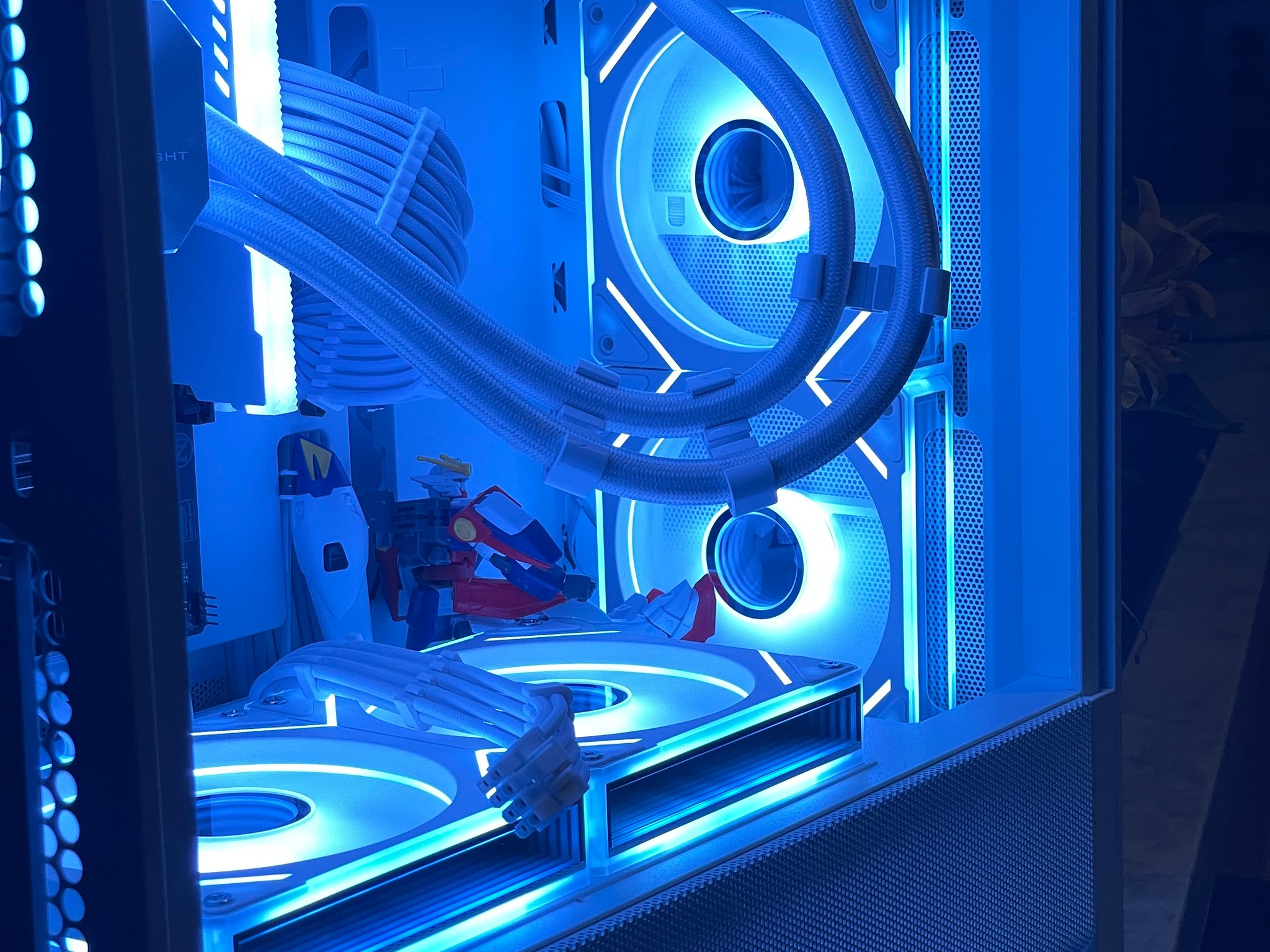 Custom All-White AM5 Gaming PC | Ryzen 5 7600X, 32GB DDR5, 1TB SSD (NO GPU!)