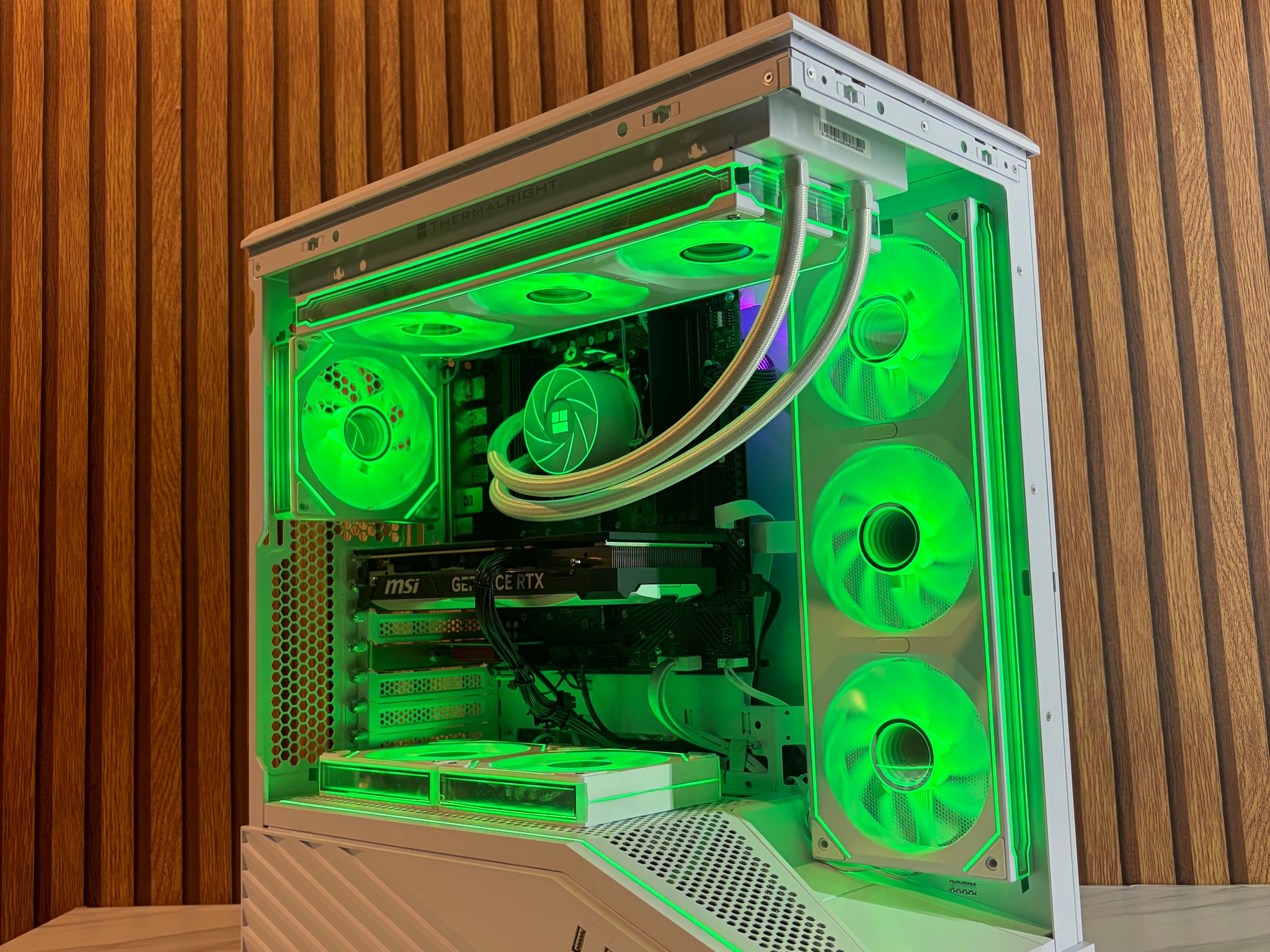 RTX 4070 | RYZEN 5 9600X | 16GB DDR5 | 1TB NVME | 650W | 360MM AIO | Windows 11 pro