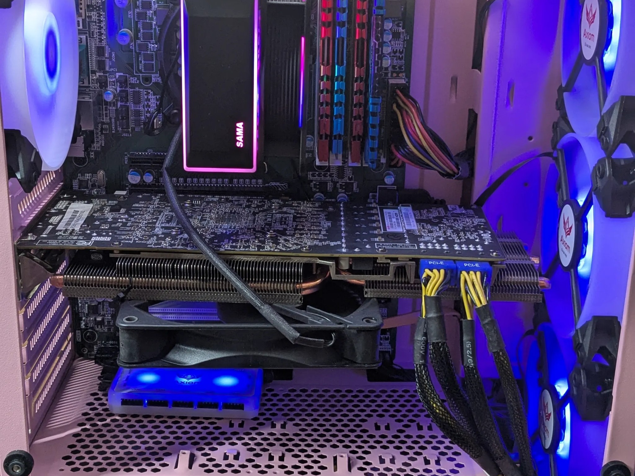 Obnoxiously Pink | 120 FPS Fortnite| Xeon (same as i7), 16GB RAM, 500GB SSD, R9 290 4GB, RGB, Wifi